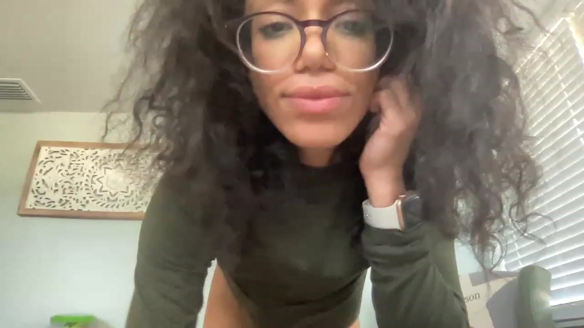 Gallery image thumbnail from kayleemarlee_'s myfreecams stream on, 03/30/2023, 18:32 image 14 of 20