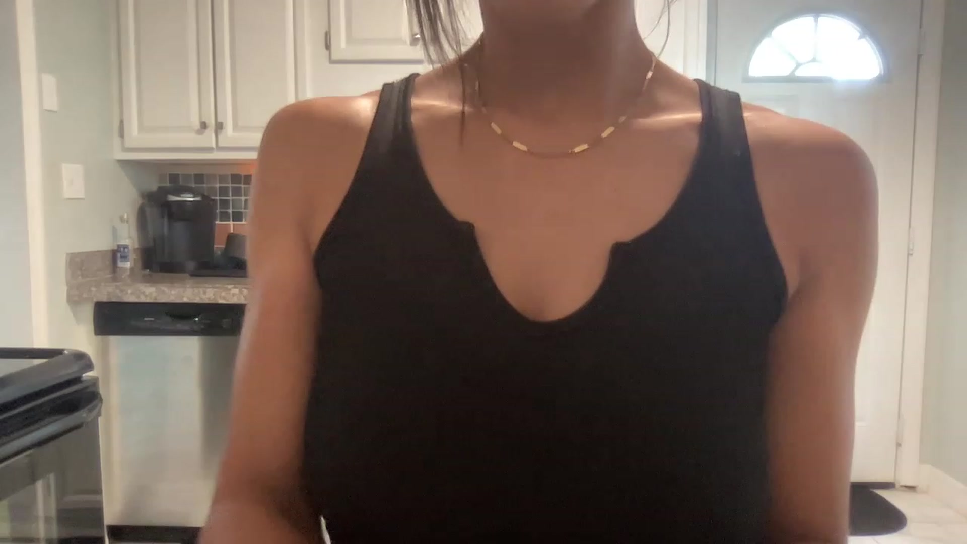 Gallery image thumbnail from kayleemarlee_'s myfreecams stream on, 04/05/2023, 17:59 image 20 of 20