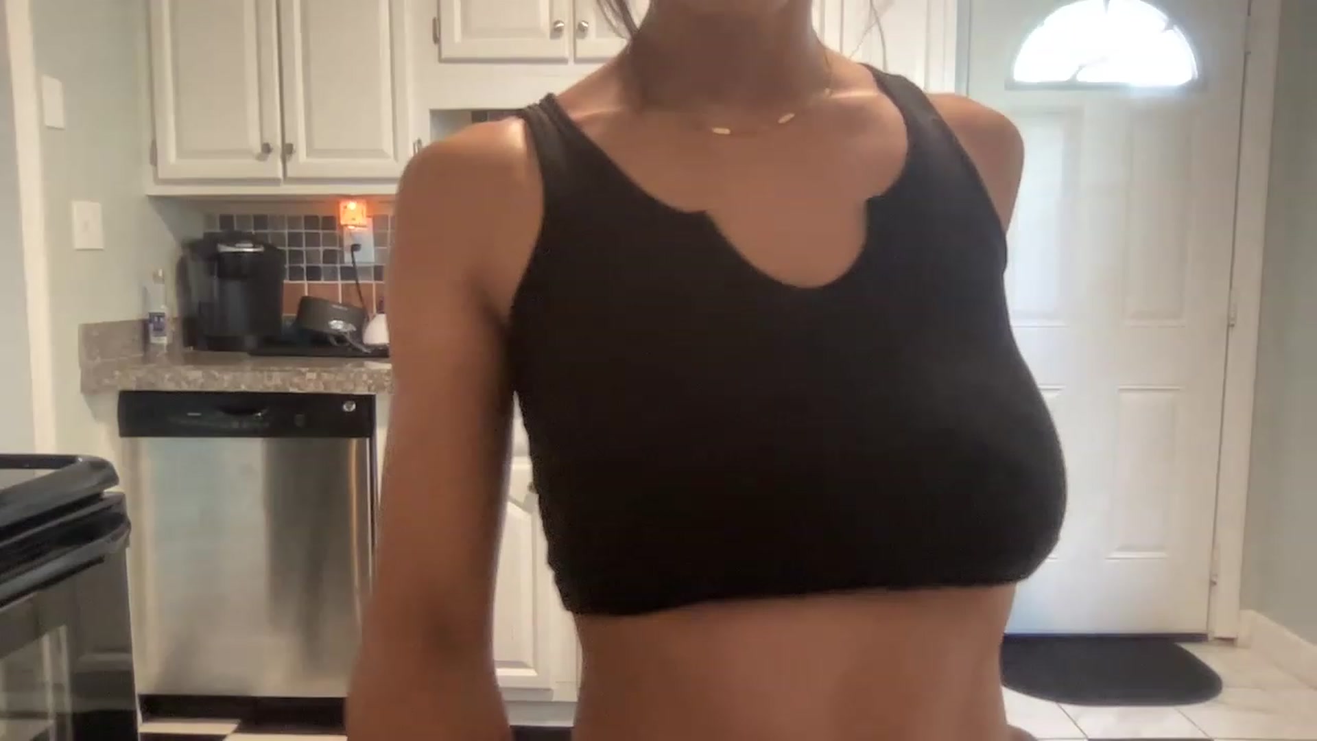 Gallery image thumbnail from kayleemarlee_'s myfreecams stream on, 04/05/2023, 17:59 image 19 of 20