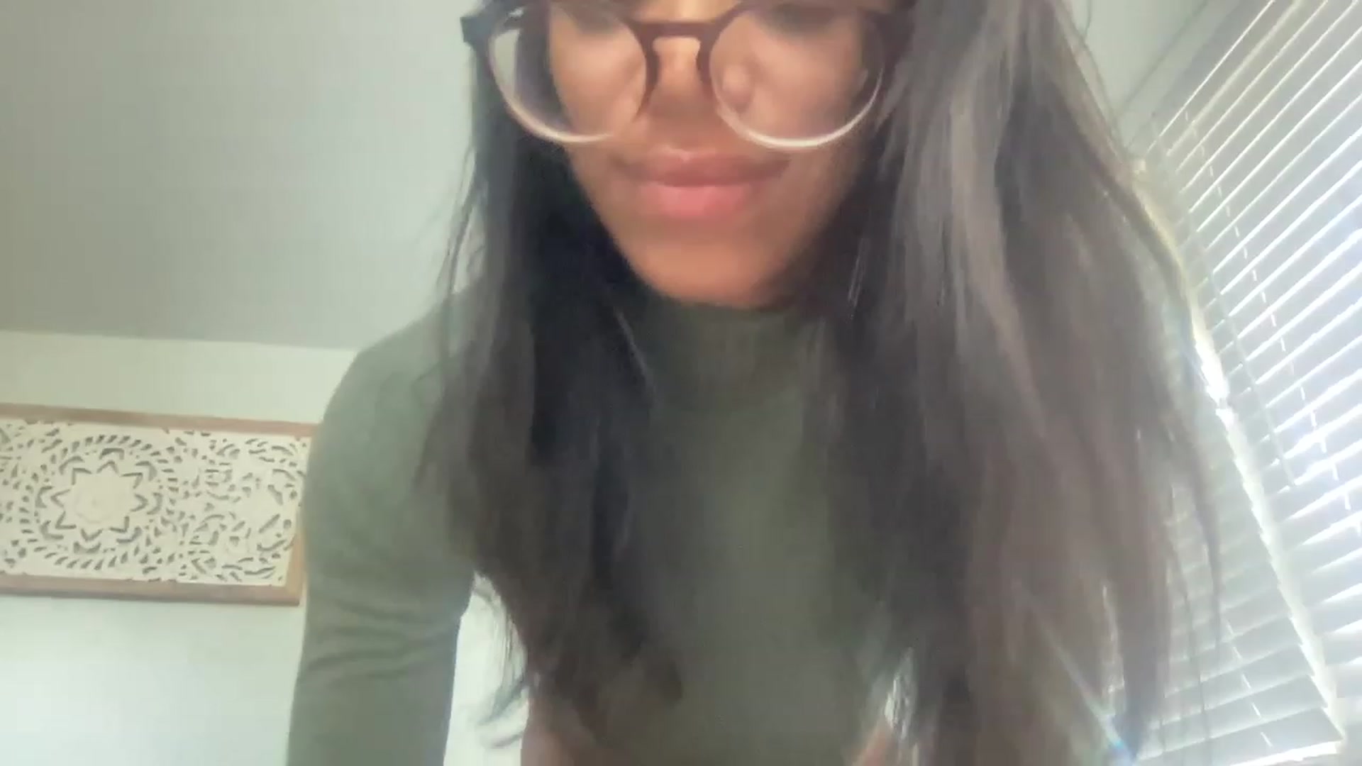 Gallery image thumbnail from kayleemarlee_'s myfreecams stream on, 04/06/2023, 17:05 image 19 of 20