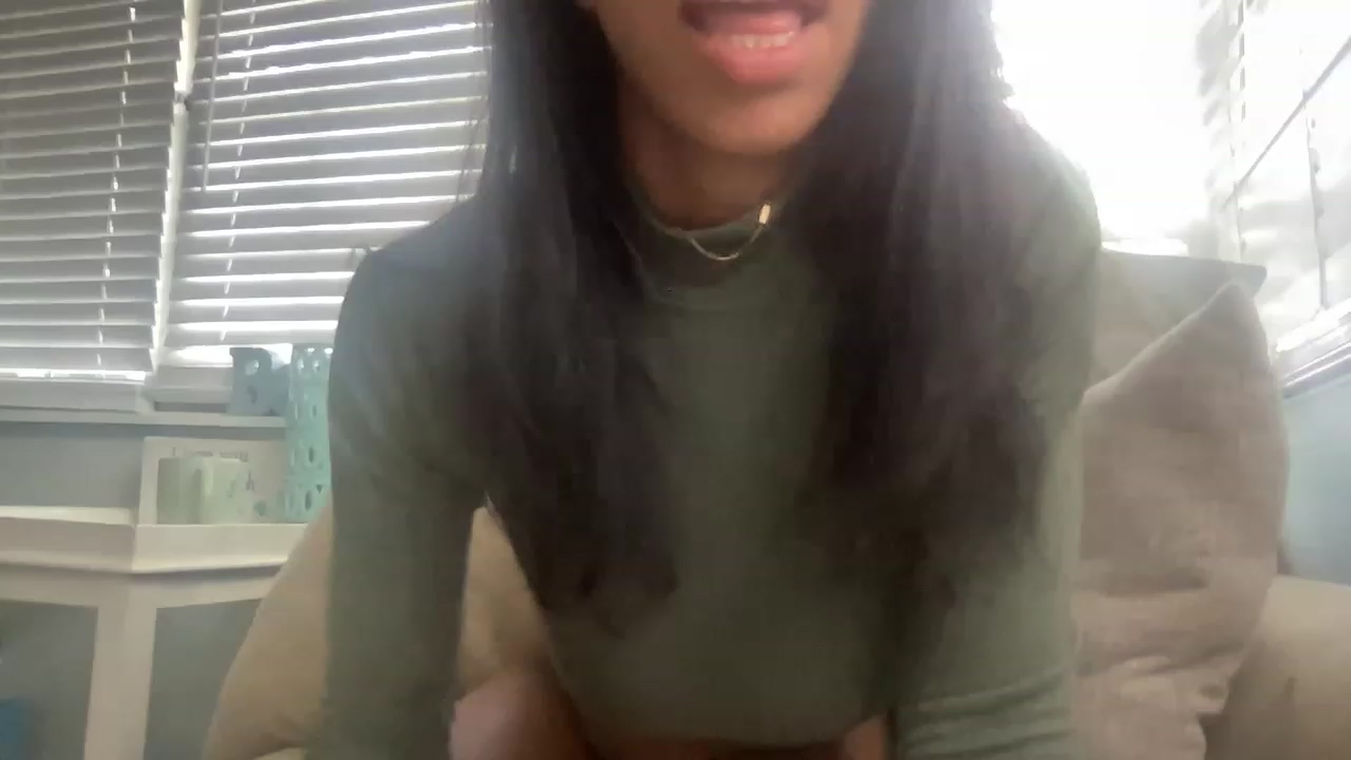 Gallery image thumbnail from kayleemarlee_'s myfreecams stream on, 04/06/2023, 17:05 image 13 of 20