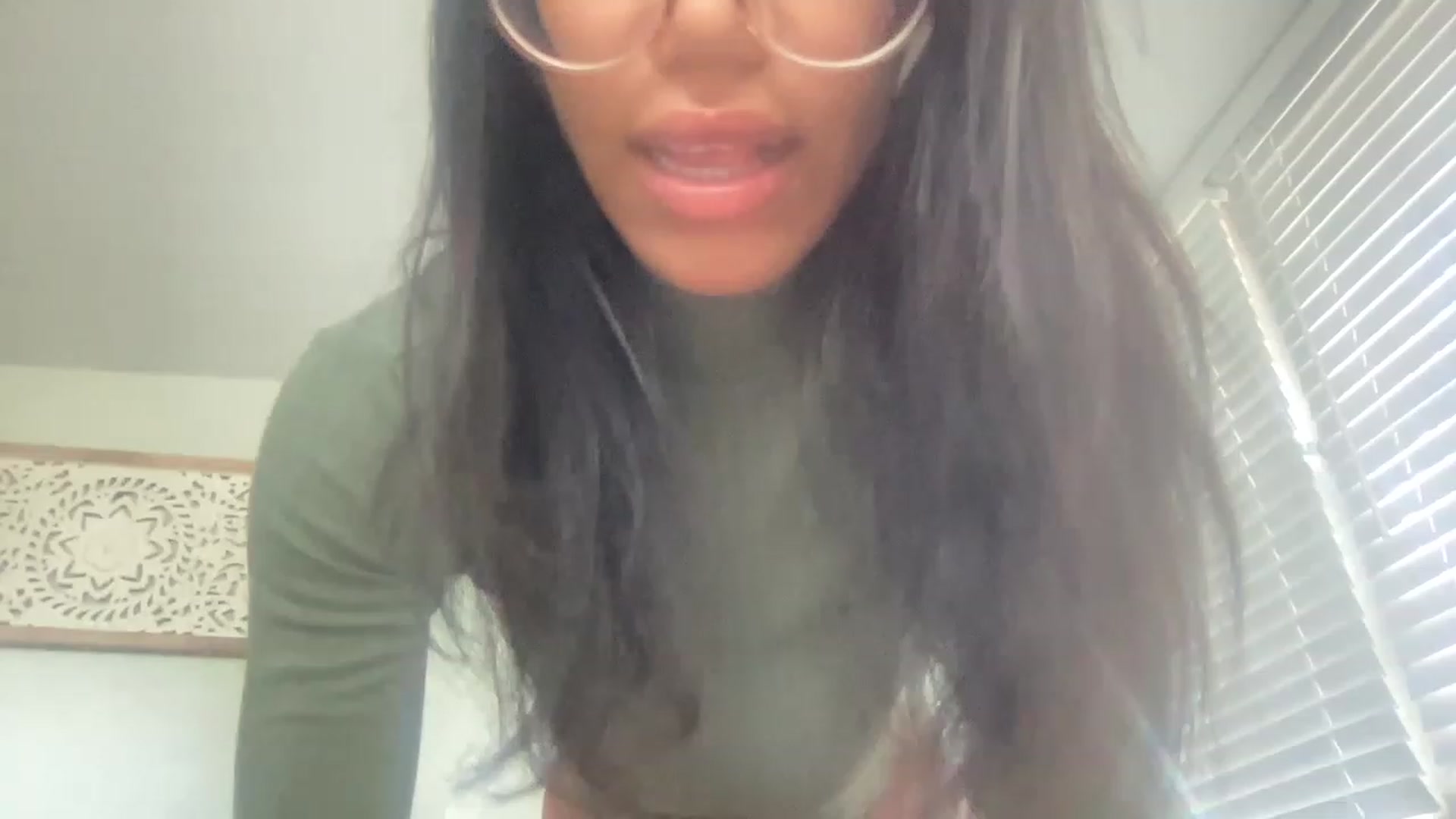 Gallery image thumbnail from kayleemarlee_'s myfreecams stream on, 04/06/2023, 17:05 image 20 of 20