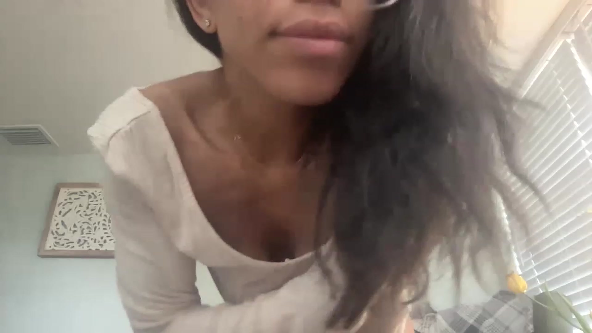 Gallery image thumbnail from kayleemarlee_'s myfreecams stream on, 04/12/2023, 15:53 image 19 of 20