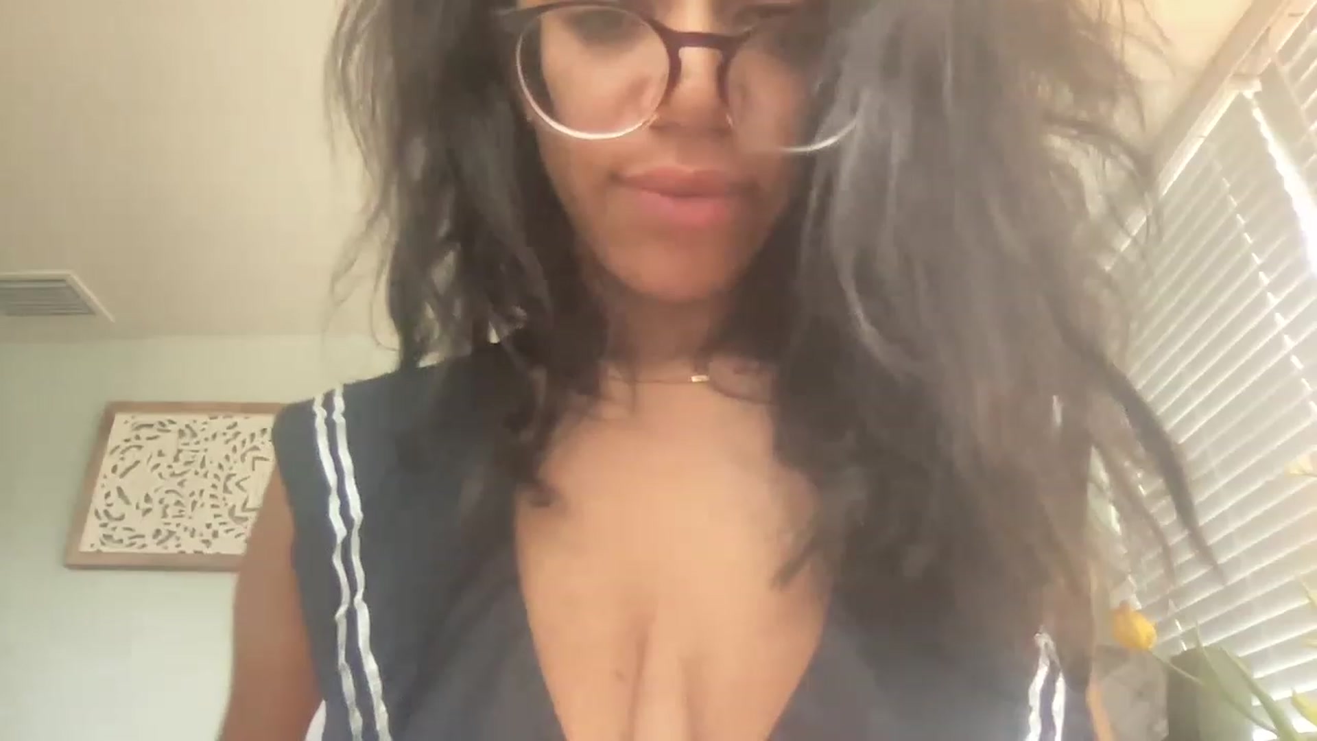 Gallery image thumbnail from kayleemarlee_'s myfreecams stream on, 04/12/2023, 15:53 image 4 of 20