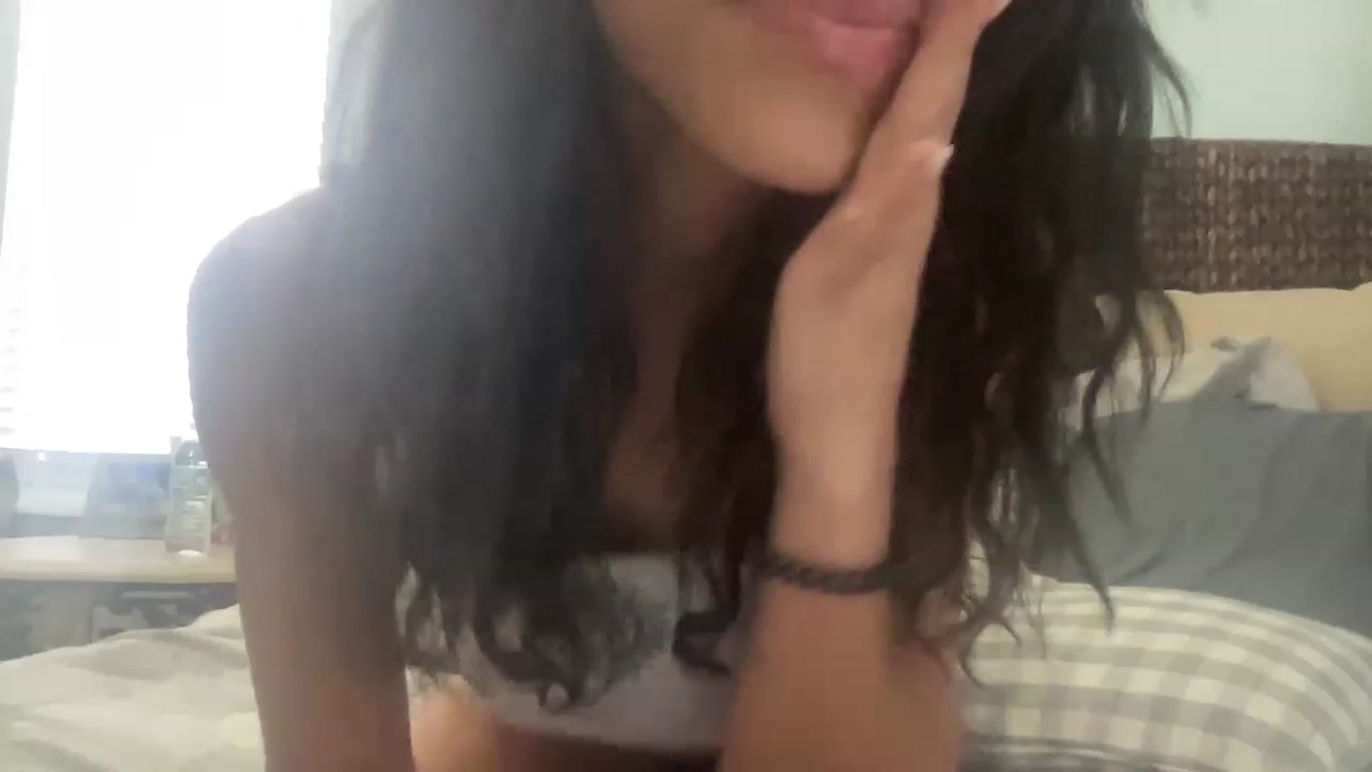 Gallery image thumbnail from kayleemarlee_'s myfreecams stream on, 04/13/2023, 16:59 image 14 of 20