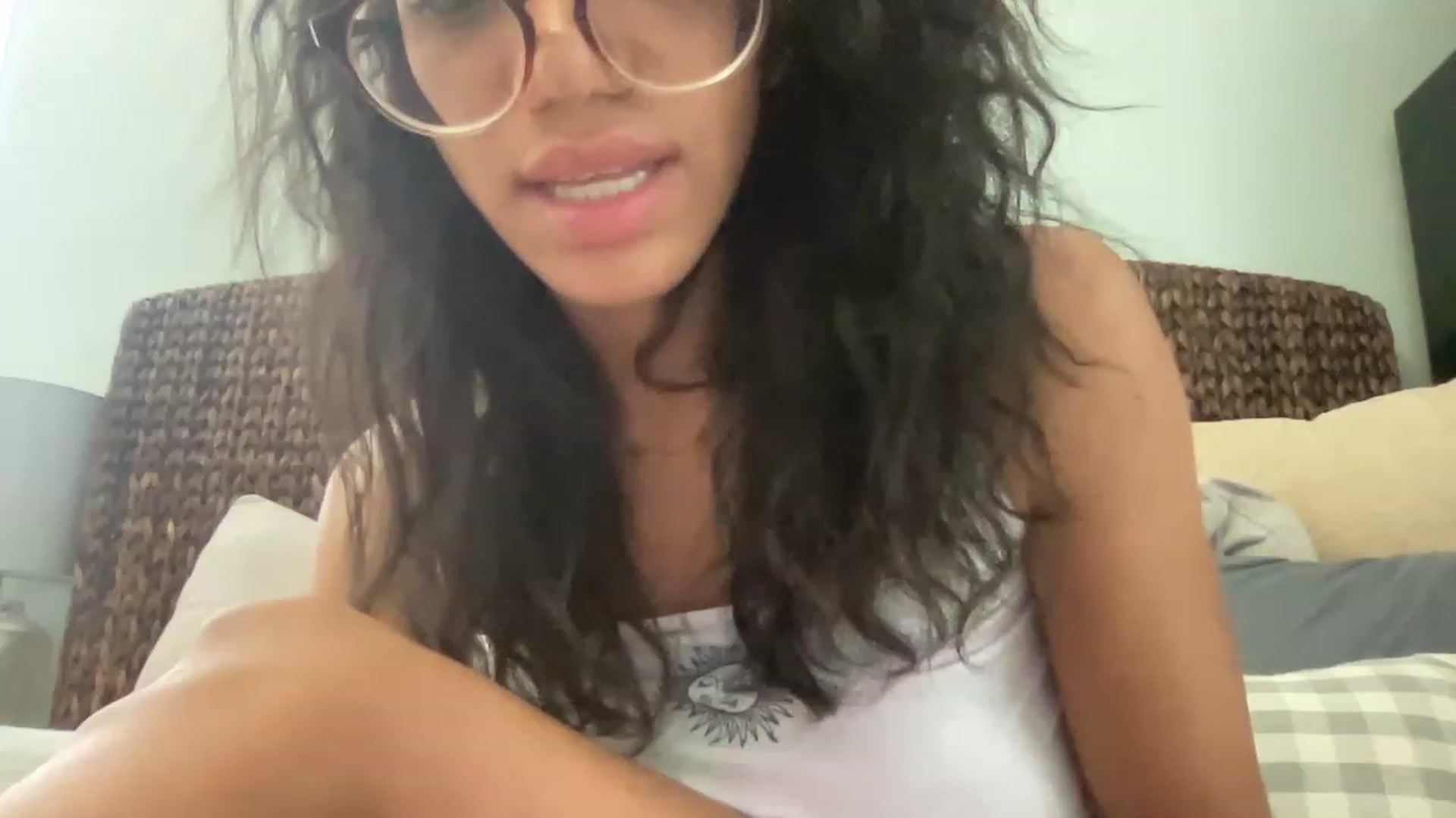 Gallery image thumbnail from kayleemarlee_'s myfreecams stream on, 04/13/2023, 18:28 image 3 of 20