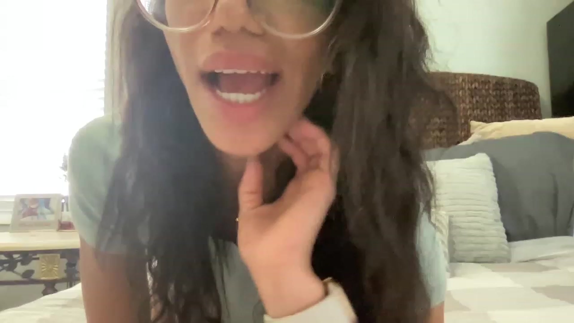 Gallery image thumbnail from kayleemarlee_'s myfreecams stream on, 04/14/2023, 16:00 image 12 of 20