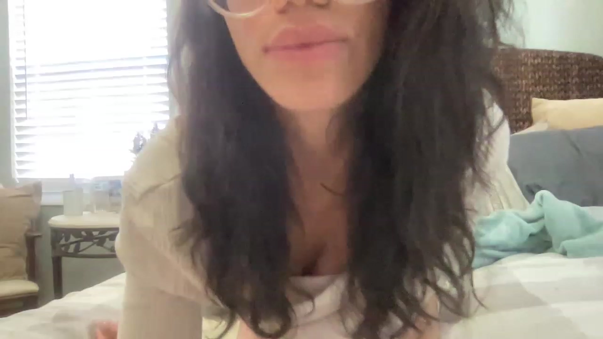 Gallery image thumbnail from kayleemarlee_'s myfreecams stream on, 04/18/2023, 16:16 image 15 of 20