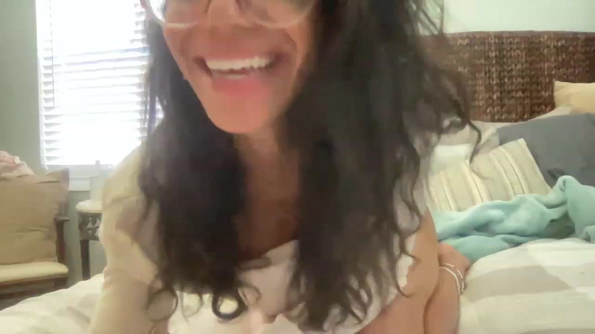Gallery image thumbnail from kayleemarlee_'s myfreecams stream on, 04/18/2023, 16:16 image 20 of 20