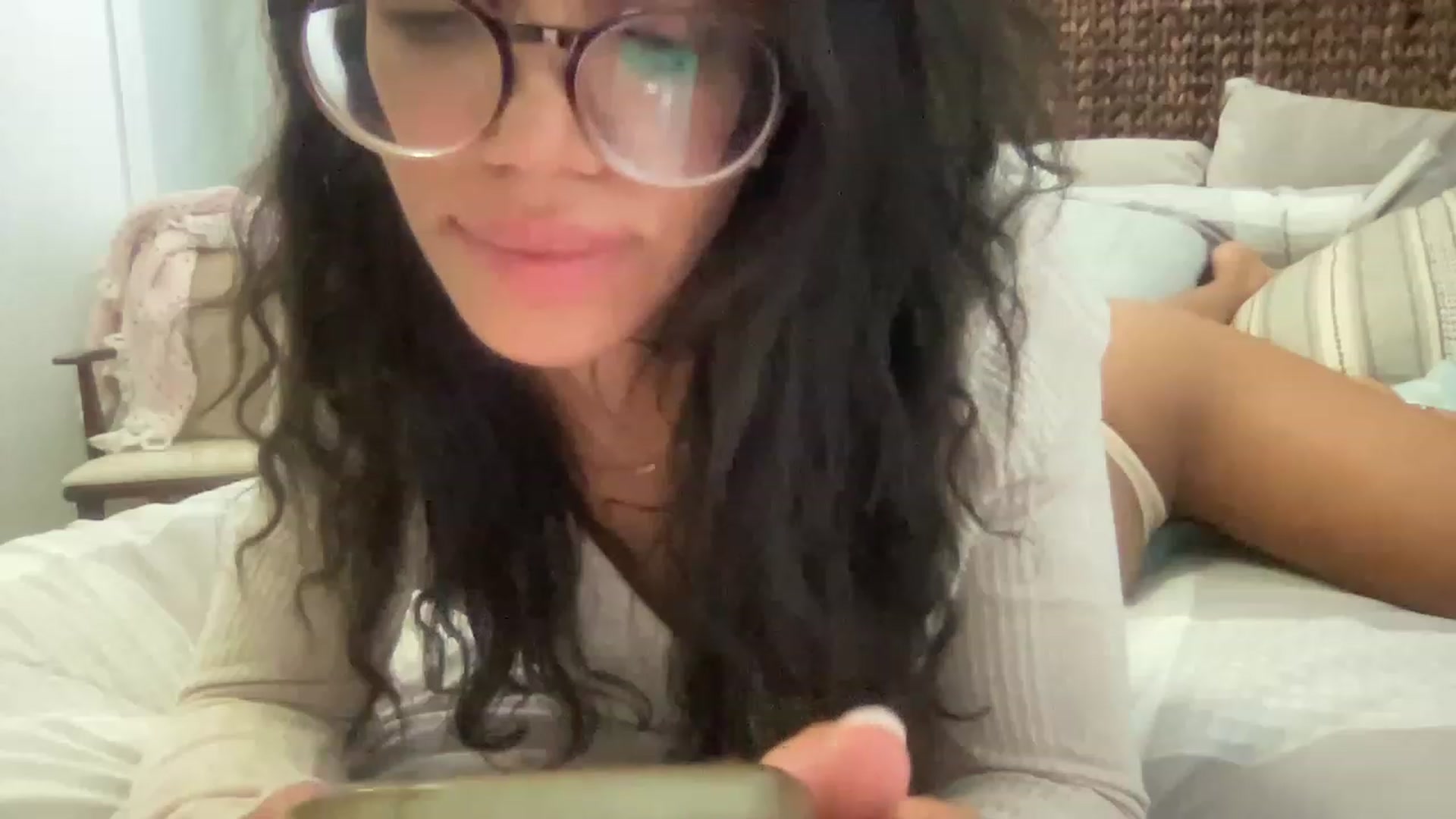 Gallery image thumbnail from kayleemarlee_'s myfreecams stream on, 04/18/2023, 16:16 image 8 of 20