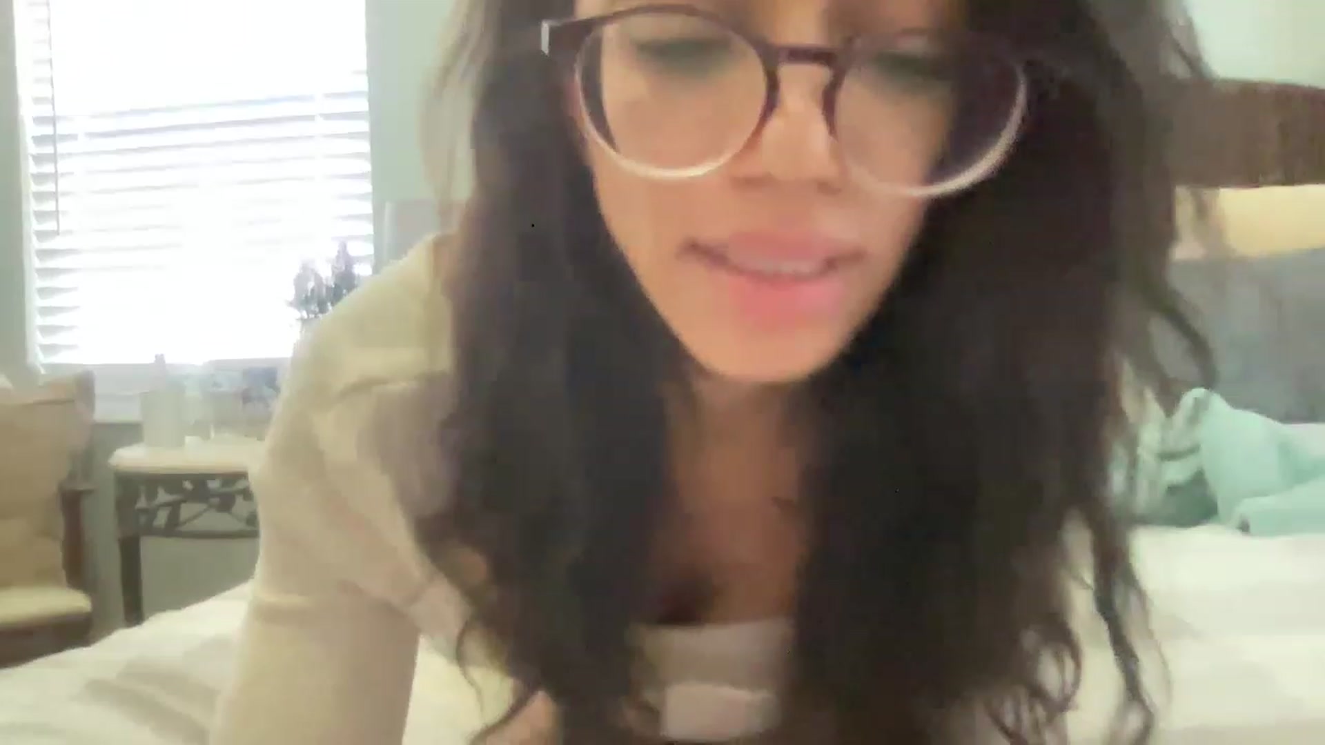 Gallery image thumbnail from kayleemarlee_'s myfreecams stream on, 04/18/2023, 16:16 image 17 of 20