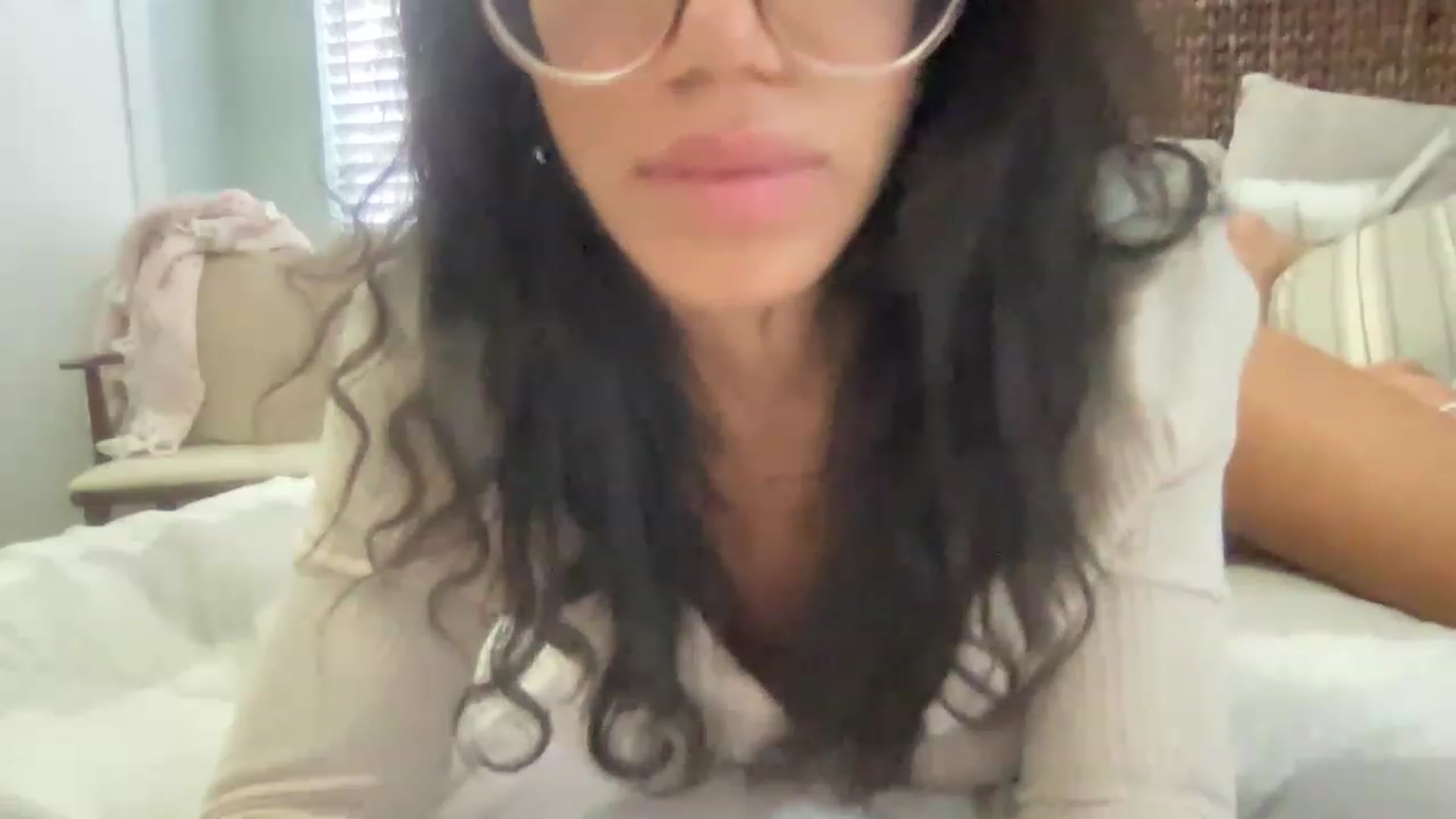 Gallery image thumbnail from kayleemarlee_'s myfreecams stream on, 04/18/2023, 16:16 image 5 of 20