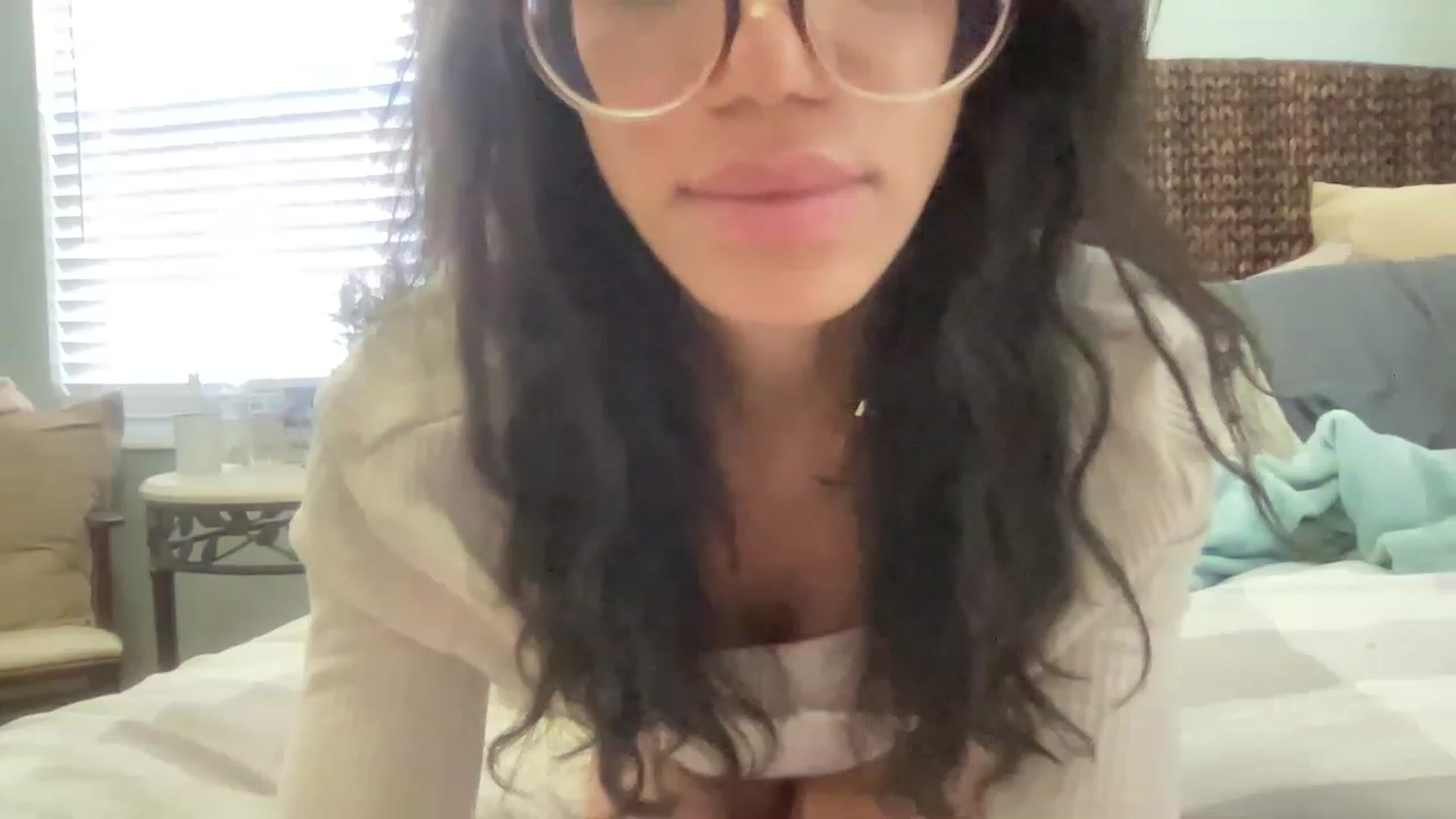 Gallery image thumbnail from kayleemarlee_'s myfreecams stream on, 04/18/2023, 16:16 image 19 of 20