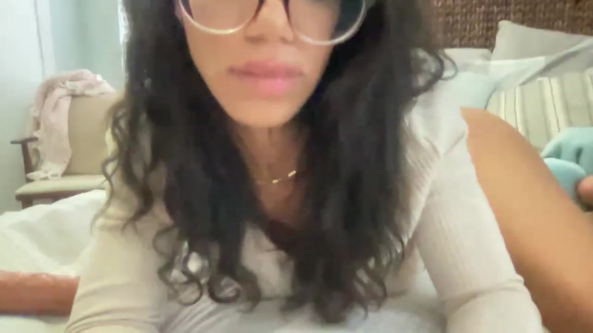 Gallery image thumbnail from kayleemarlee_'s myfreecams stream on, 04/18/2023, 16:16 image 3 of 20