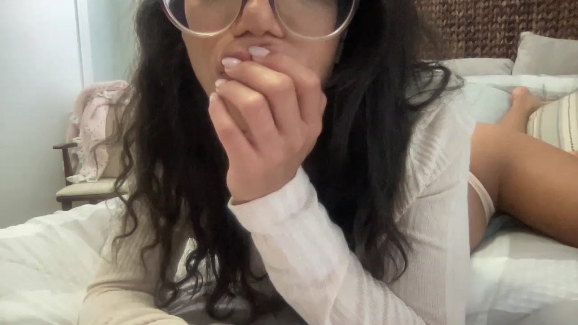 Gallery image thumbnail from kayleemarlee_'s myfreecams stream on, 04/18/2023, 16:16 image 6 of 20