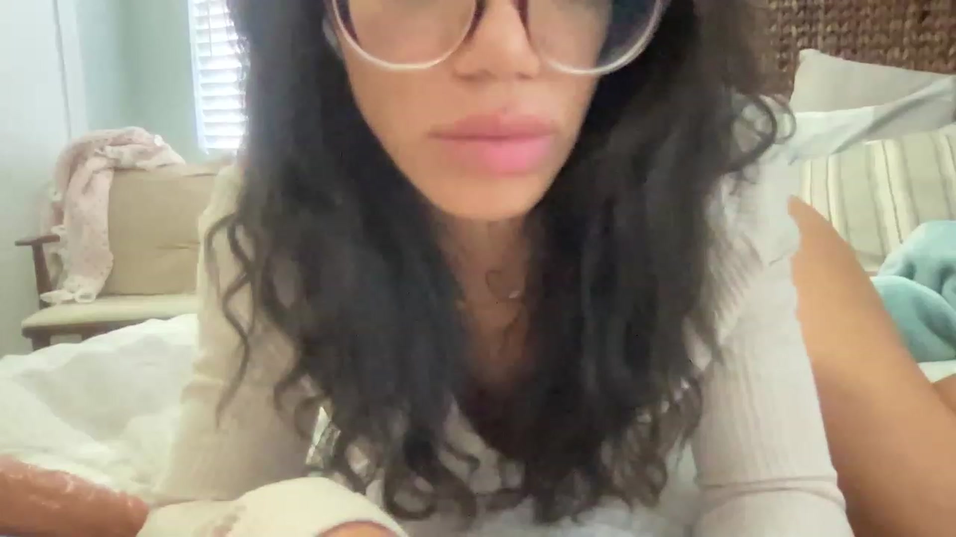 Gallery image thumbnail from kayleemarlee_'s myfreecams stream on, 04/18/2023, 16:16 image 2 of 20