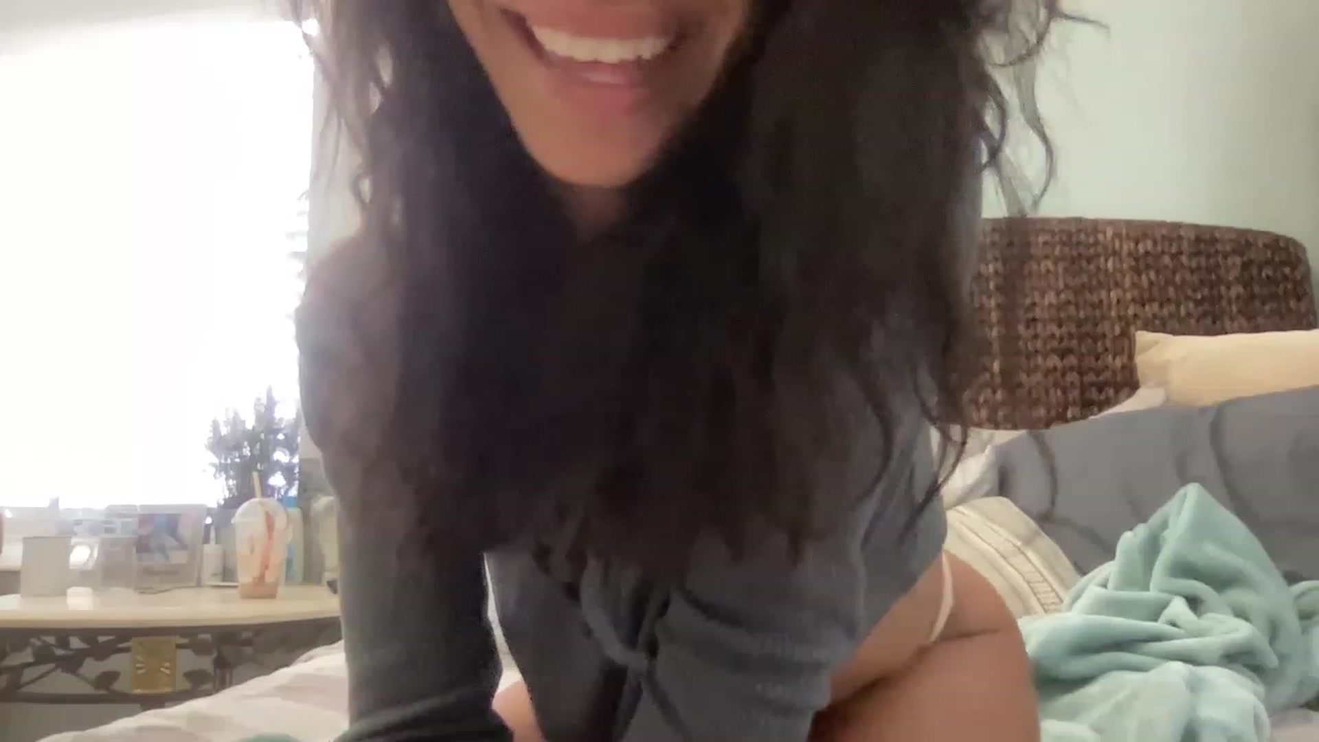 Gallery image thumbnail from kayleemarlee_'s myfreecams stream on, 04/18/2023, 18:09 image 18 of 20
