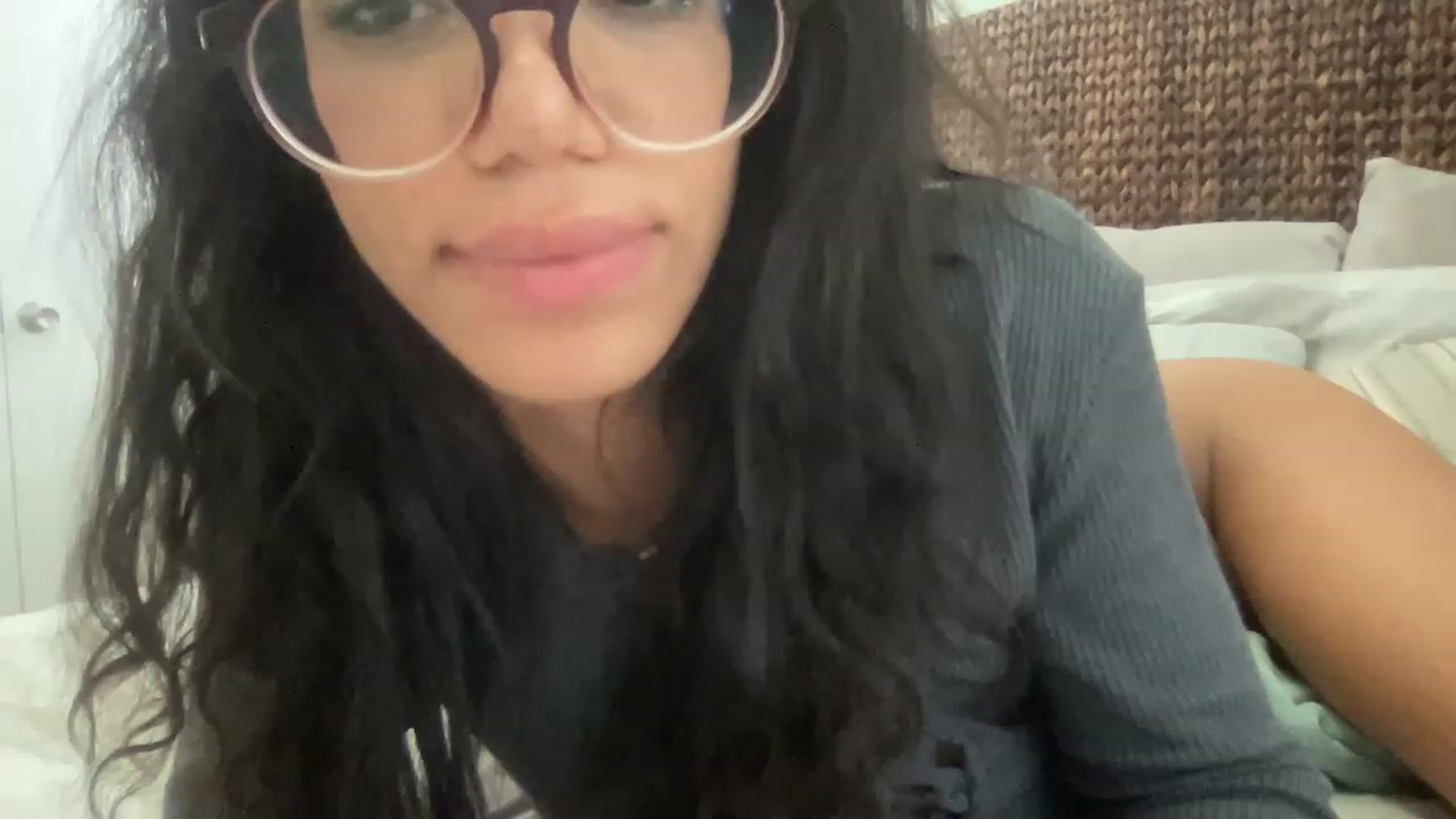 Gallery image thumbnail from kayleemarlee_'s myfreecams stream on, 04/18/2023, 18:09 image 15 of 20