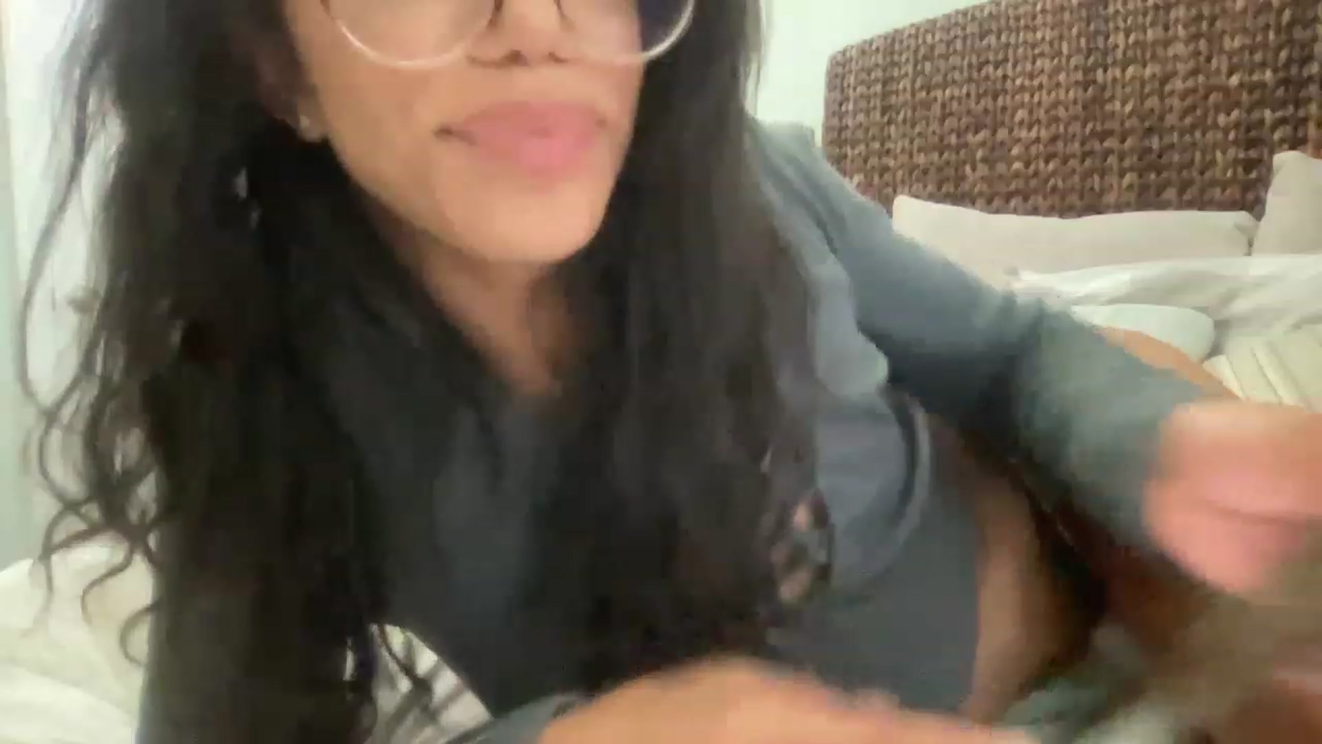 Gallery image thumbnail from kayleemarlee_'s myfreecams stream on, 04/18/2023, 18:09 image 12 of 20
