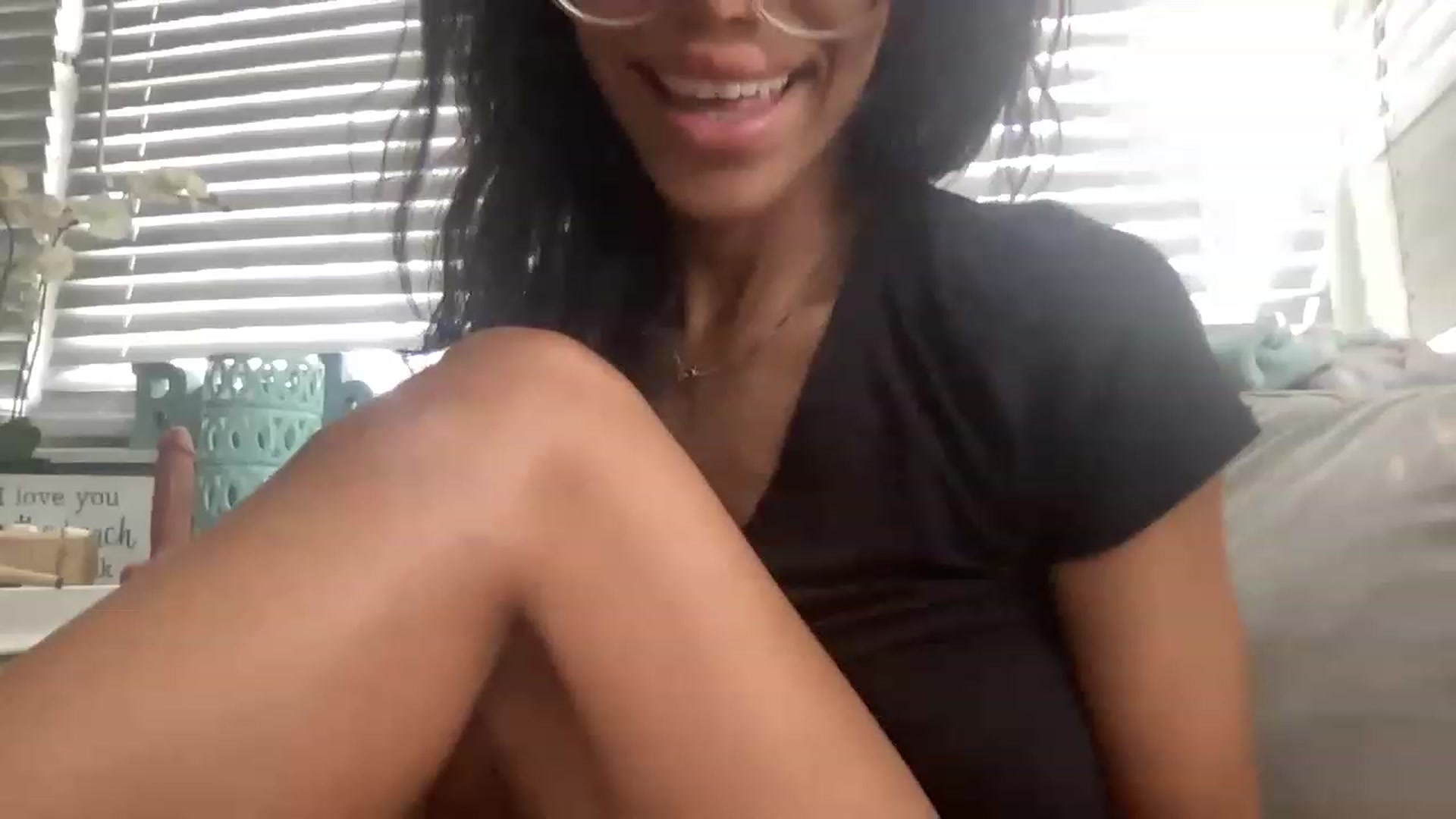 Gallery image thumbnail from kayleemarlee_'s myfreecams stream on, 04/27/2023, 16:18 image 12 of 20