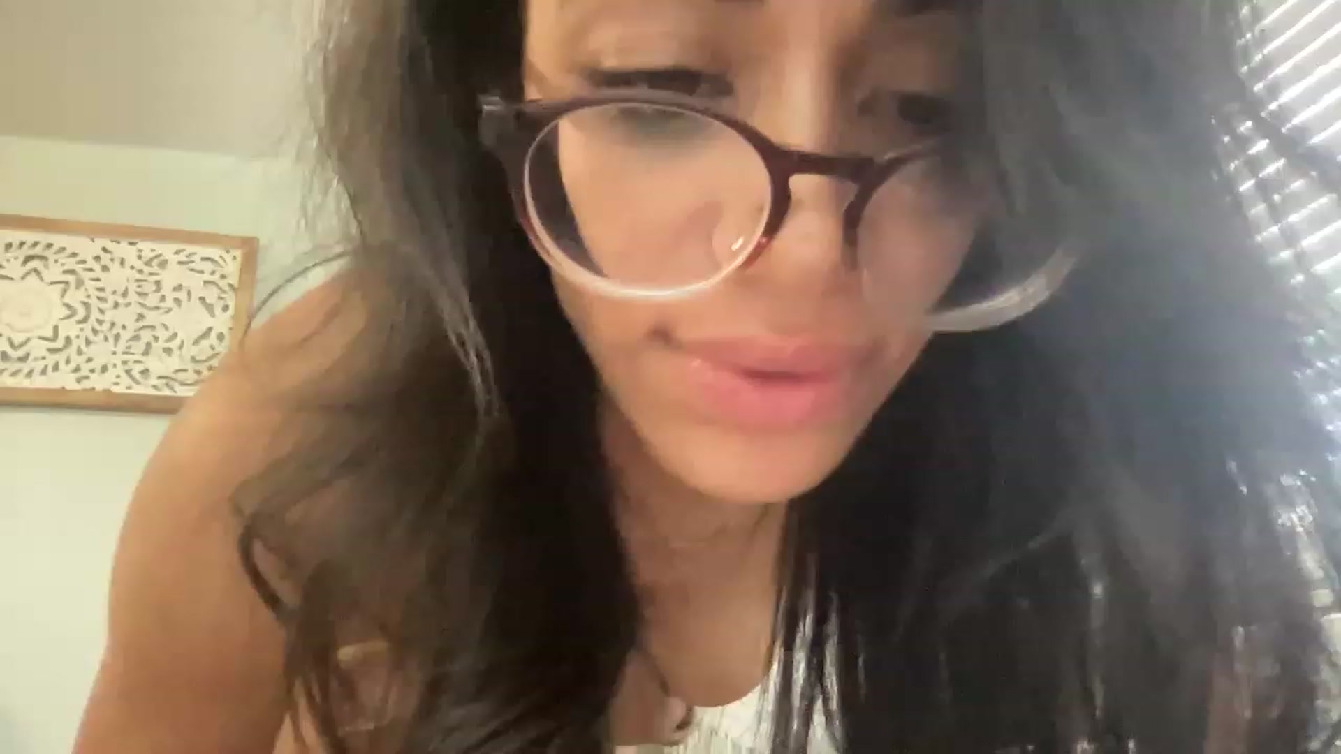 Gallery image thumbnail from kayleemarlee_'s myfreecams stream on, 05/02/2023, 19:06 image 9 of 20