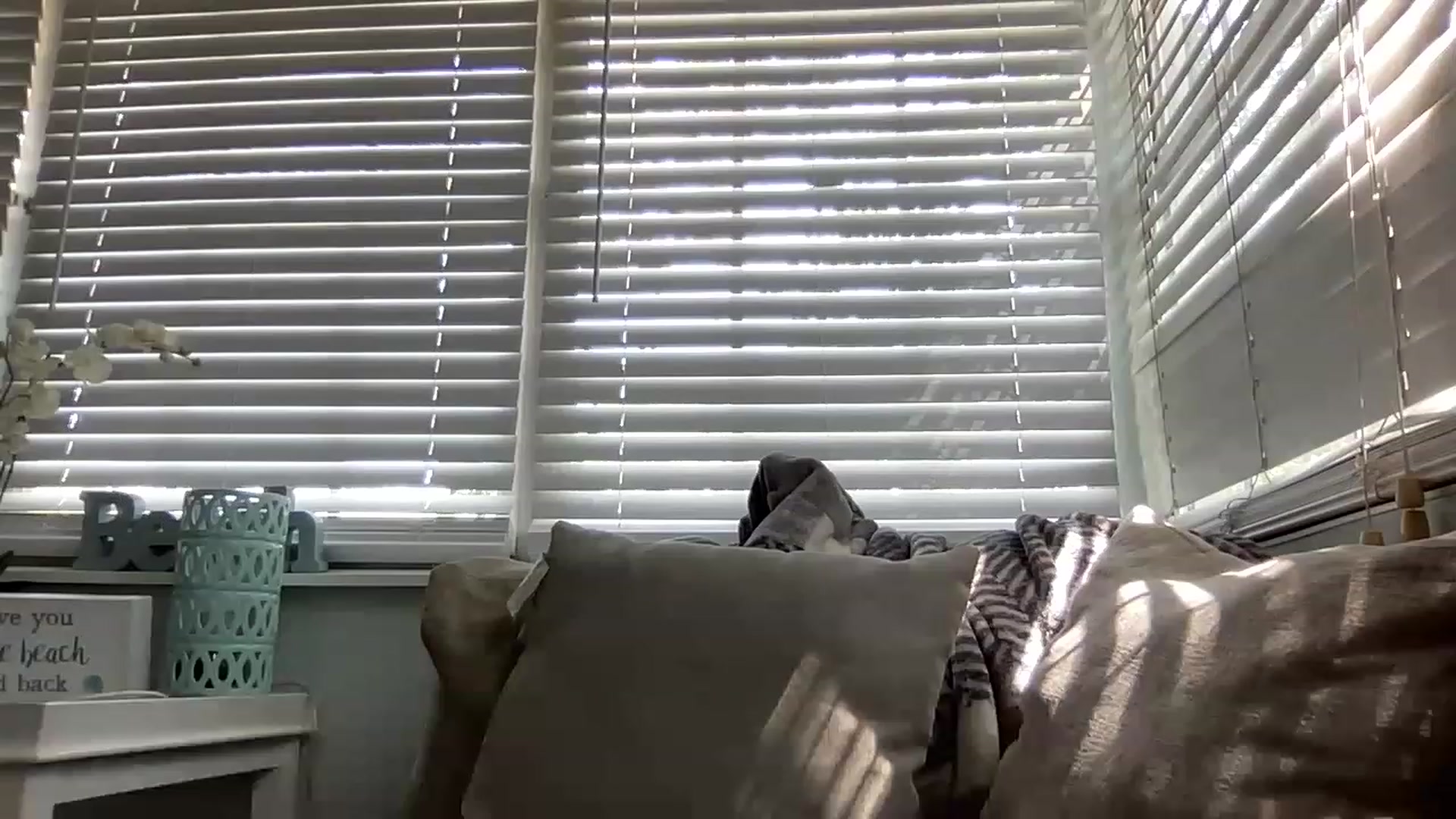 Gallery image thumbnail from kayleemarlee_'s myfreecams stream on, 05/04/2023, 15:35 image 17 of 20