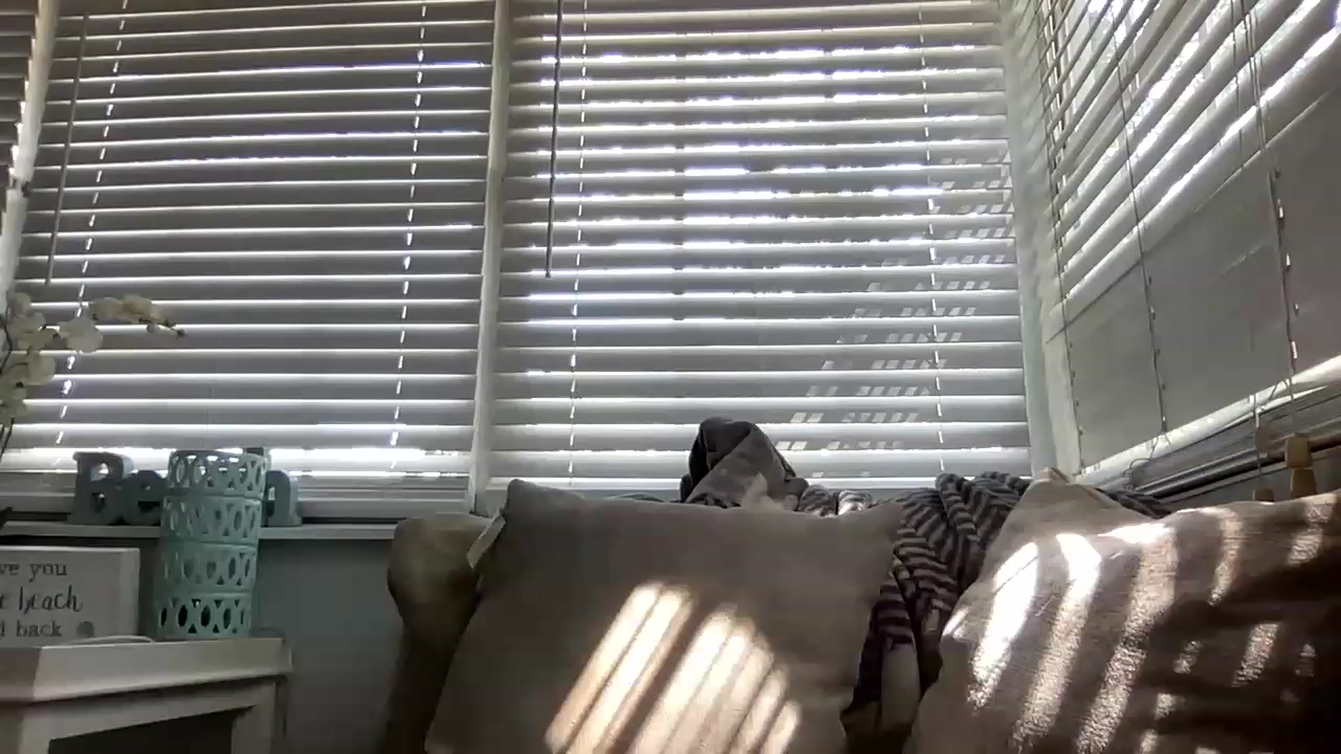 Gallery image thumbnail from kayleemarlee_'s myfreecams stream on, 05/04/2023, 15:35 image 15 of 20
