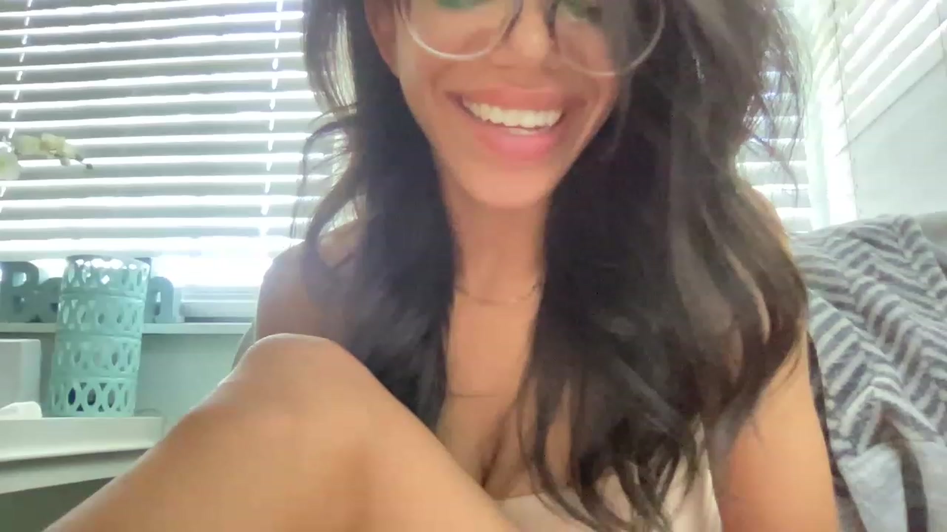 Gallery image thumbnail from kayleemarlee_'s myfreecams stream on, 05/04/2023, 19:07 image 11 of 20