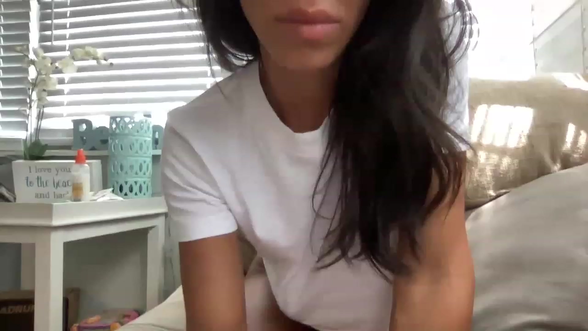 Gallery image thumbnail from kayleemarlee_'s myfreecams stream on, 05/05/2023, 16:02 image 16 of 20