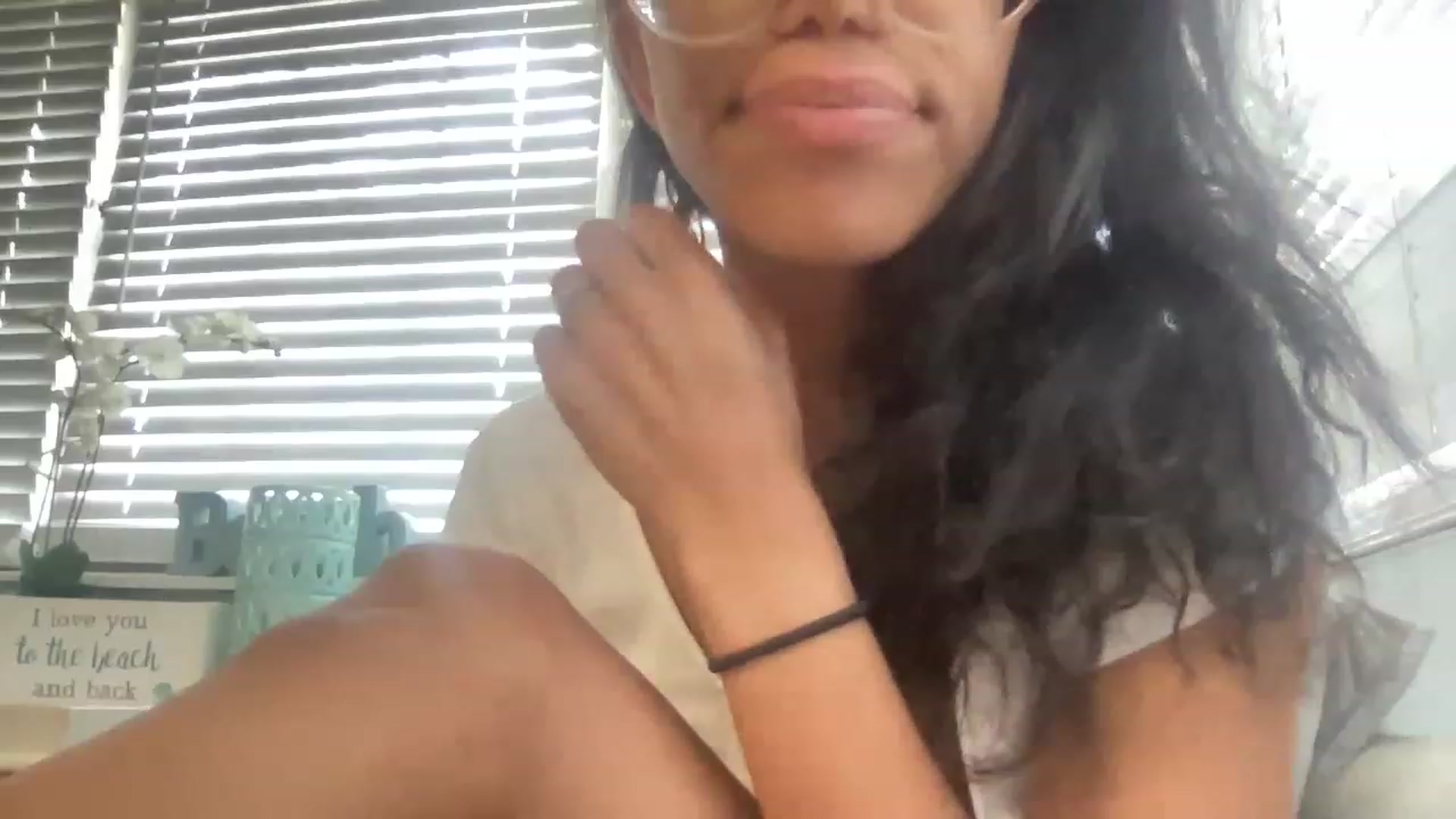 Gallery image thumbnail from kayleemarlee_'s myfreecams stream on, 05/11/2023, 17:01 image 19 of 20