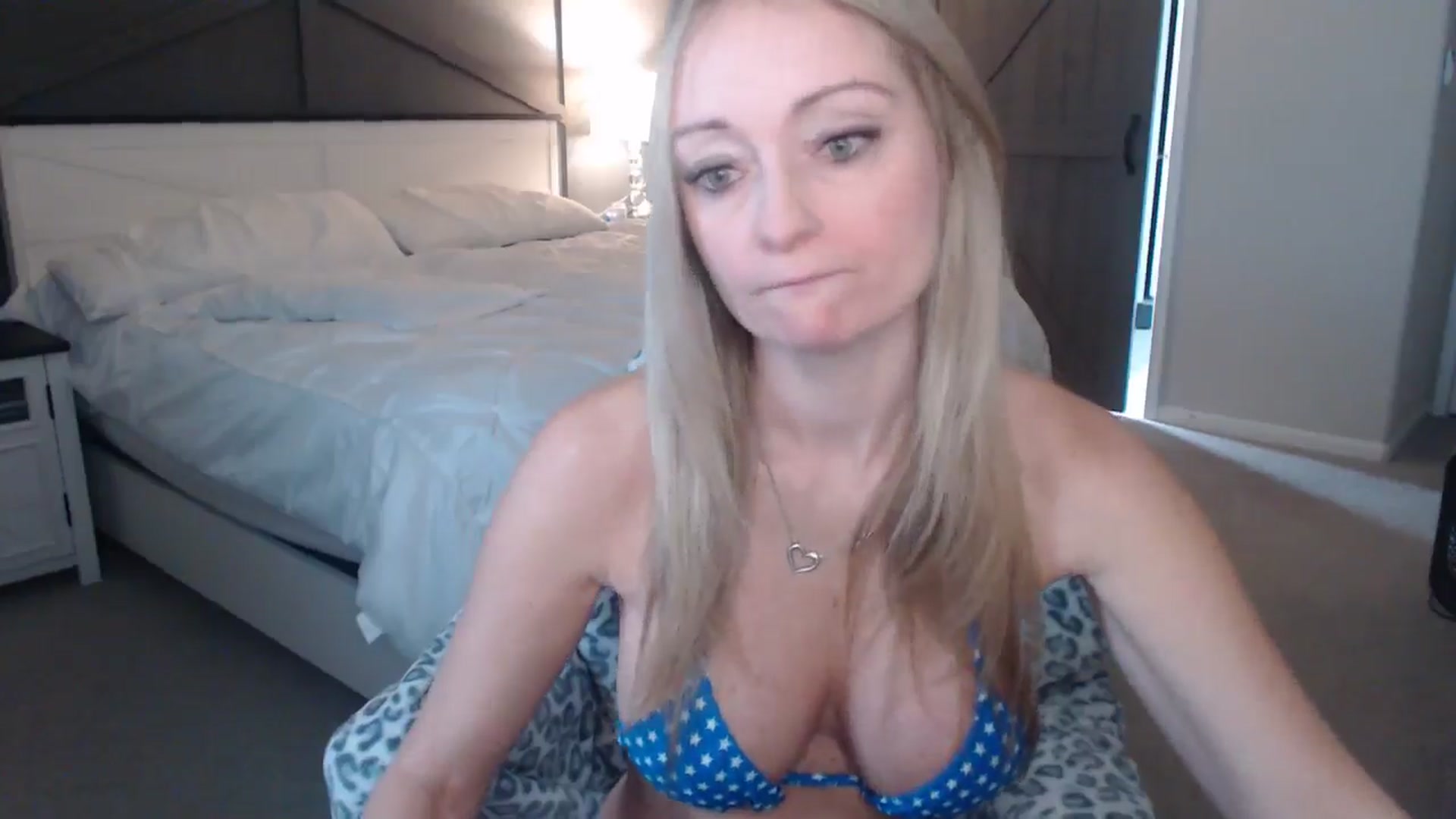 Gallery image thumbnail from kcsweetheart's myfreecams stream on, 11/21/2025, 16:01 image 7 of 20