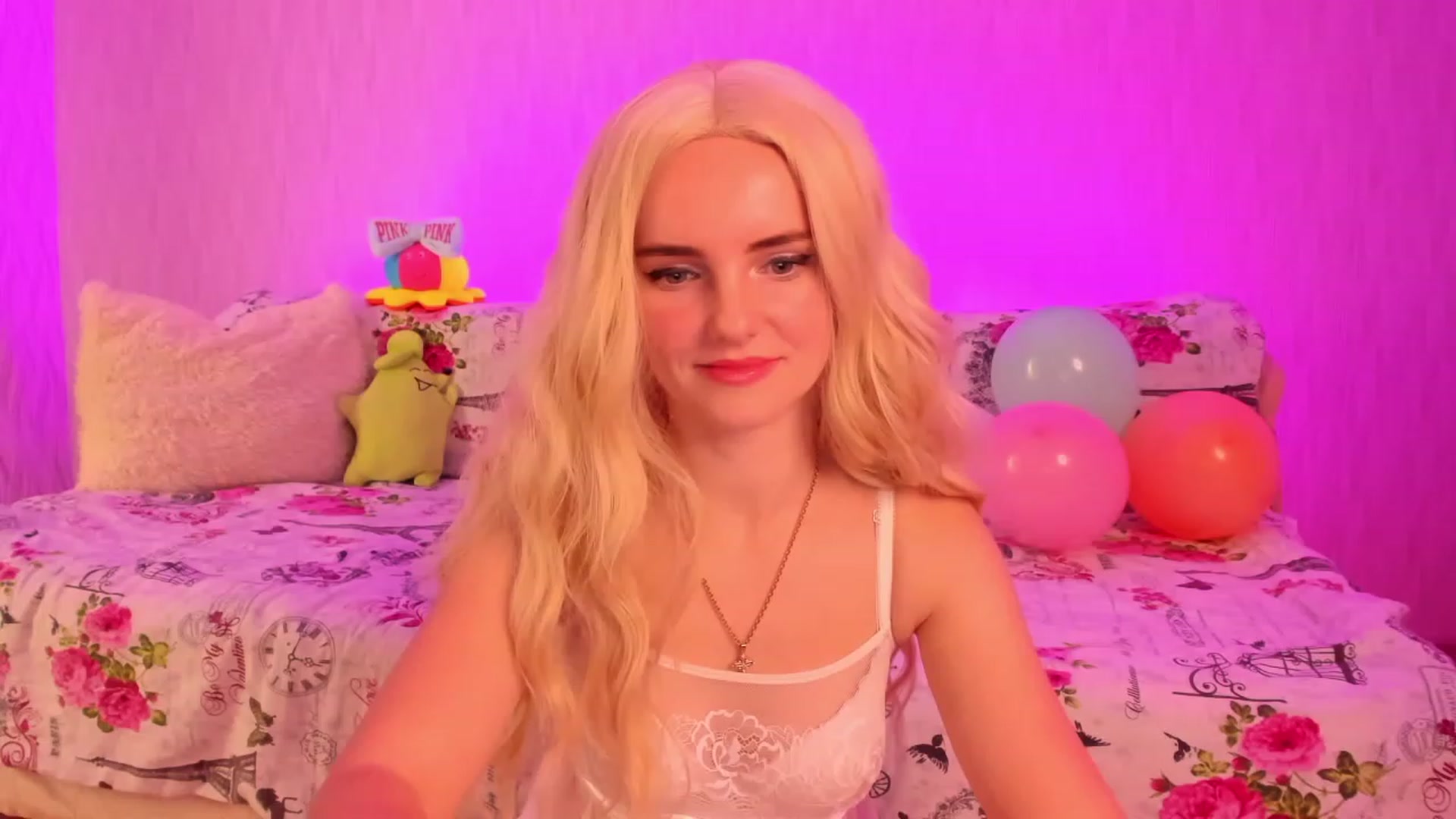 Gallery image thumbnail from kelly__grace_'s myfreecams stream on, 12/03/2022, 18:24 image 5 of 20