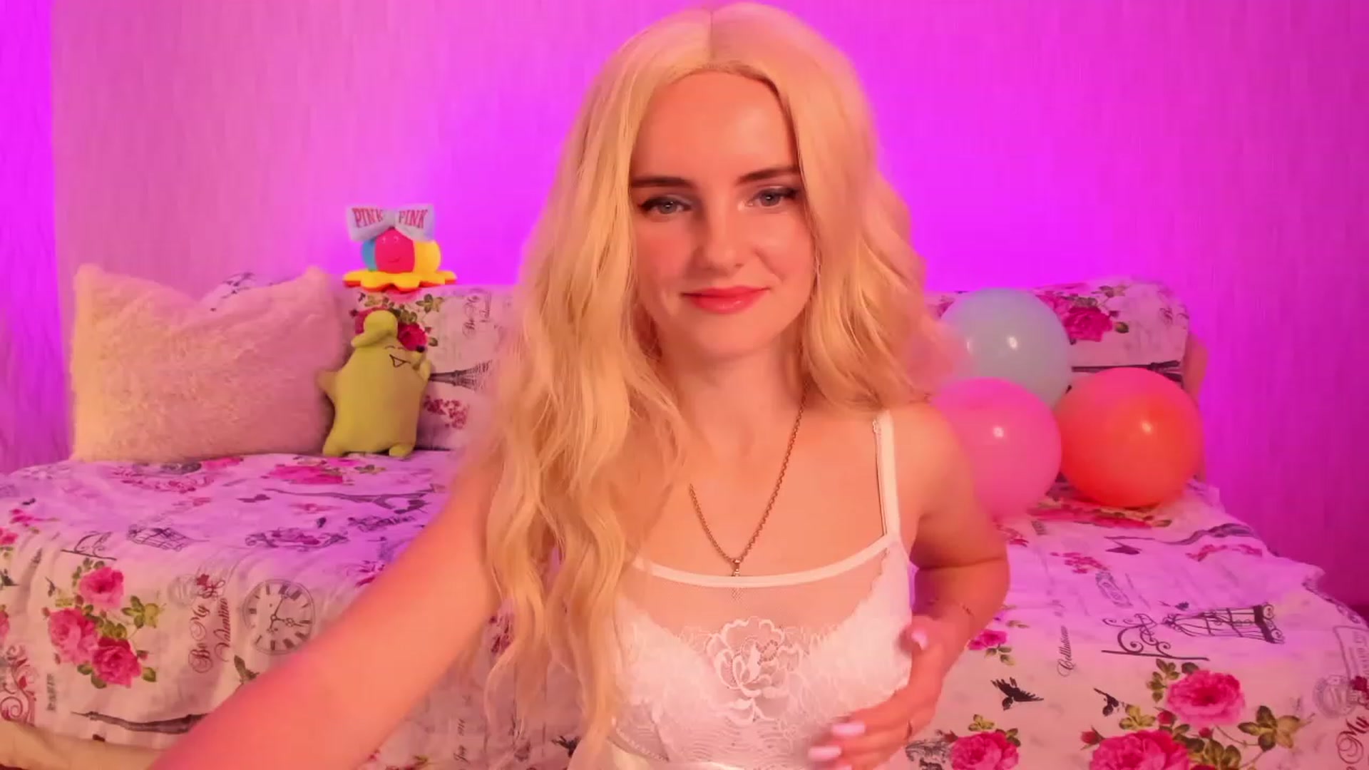 Gallery image thumbnail from kelly__grace_'s myfreecams stream on, 12/03/2022, 18:24 image 6 of 20