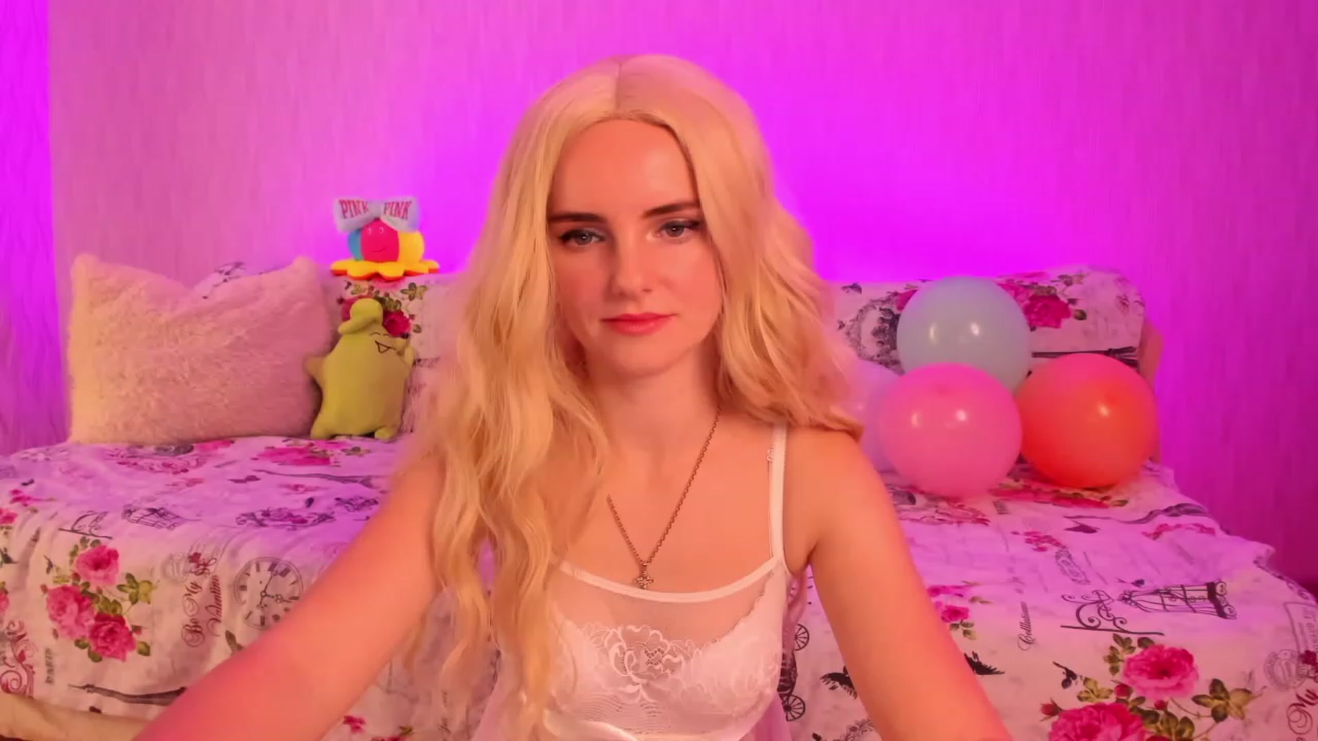 Gallery image thumbnail from kelly__grace_'s myfreecams stream on, 12/03/2022, 18:24 image 4 of 20