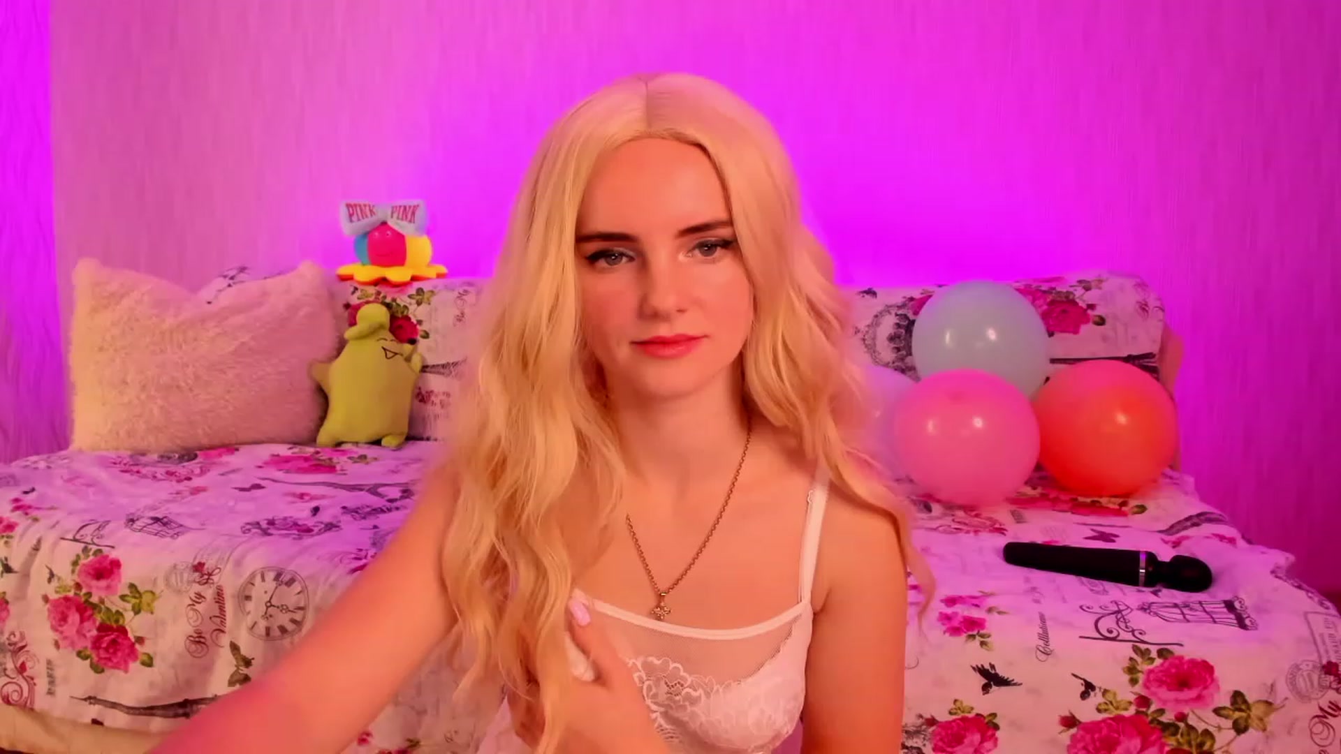 Gallery image thumbnail from kelly__grace_'s myfreecams stream on, 12/03/2022, 18:24 image 2 of 20