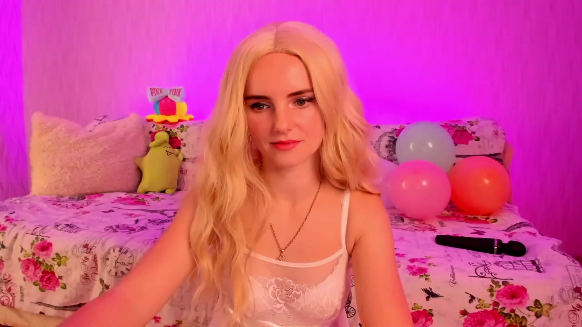 Gallery image thumbnail from kelly__grace_'s myfreecams stream on, 12/03/2022, 18:24 image 3 of 20