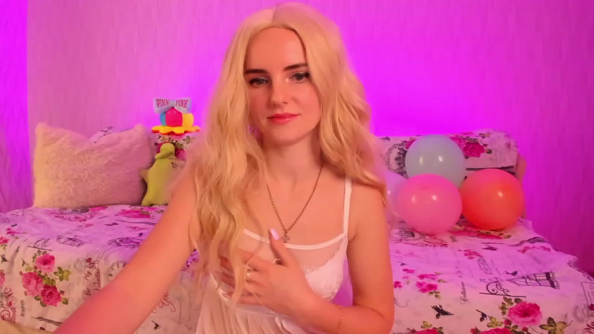 Gallery image thumbnail from kelly__grace_'s myfreecams stream on, 12/03/2022, 18:24 image 13 of 20