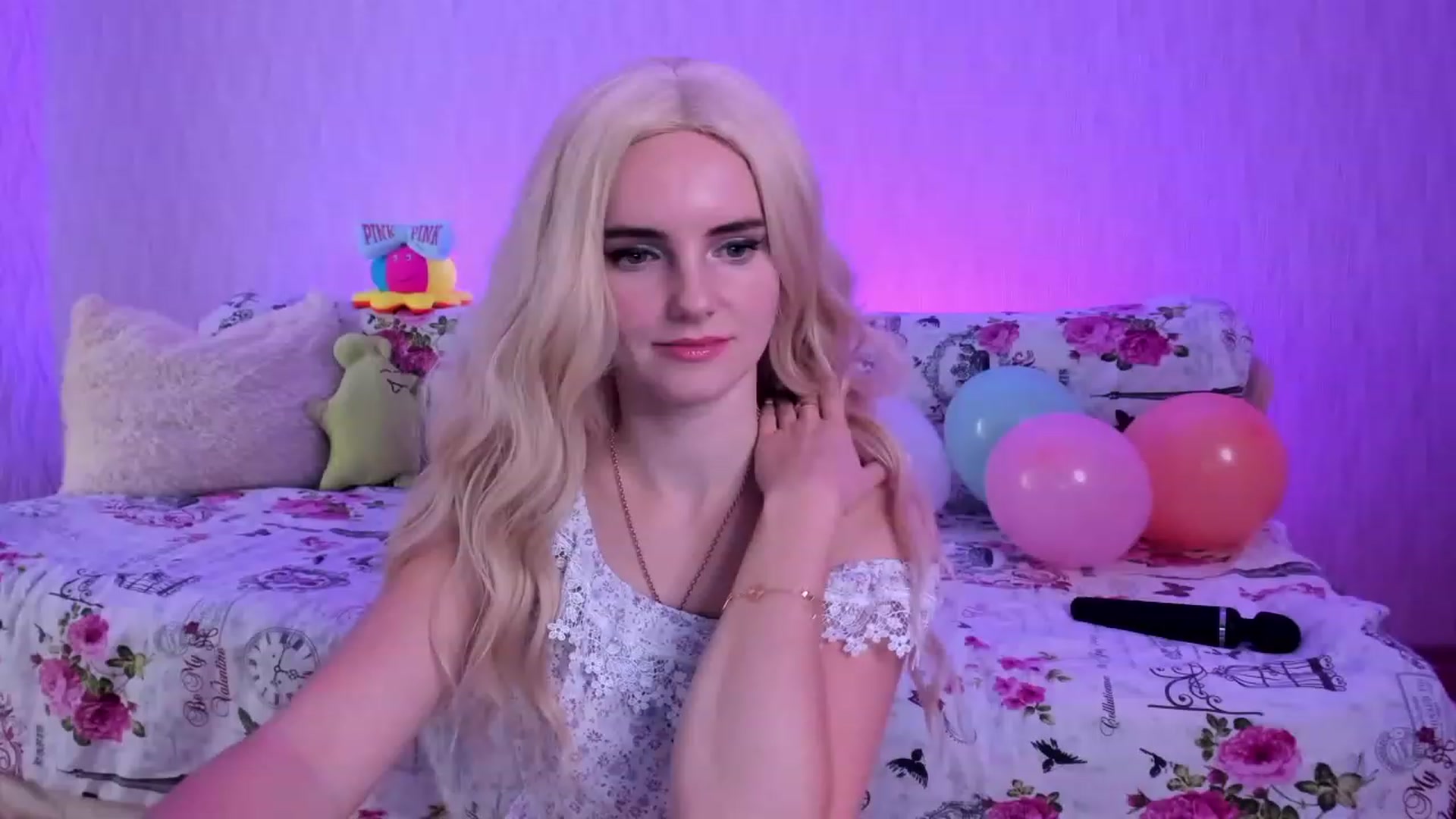 Gallery image thumbnail from kelly__grace_'s myfreecams stream on, 12/03/2022, 21:32 image 12 of 20