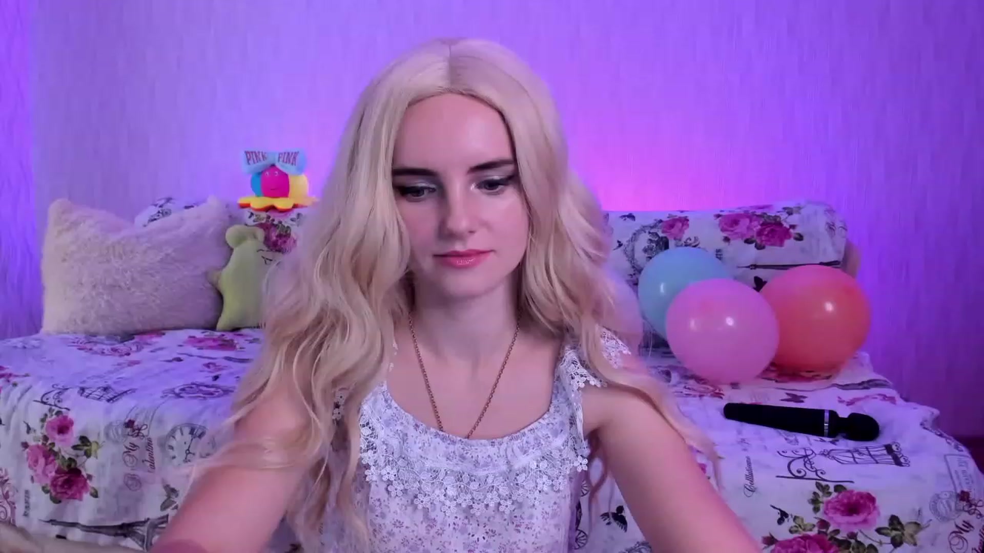 Gallery image thumbnail from kelly__grace_'s myfreecams stream on, 12/03/2022, 21:32 image 7 of 20