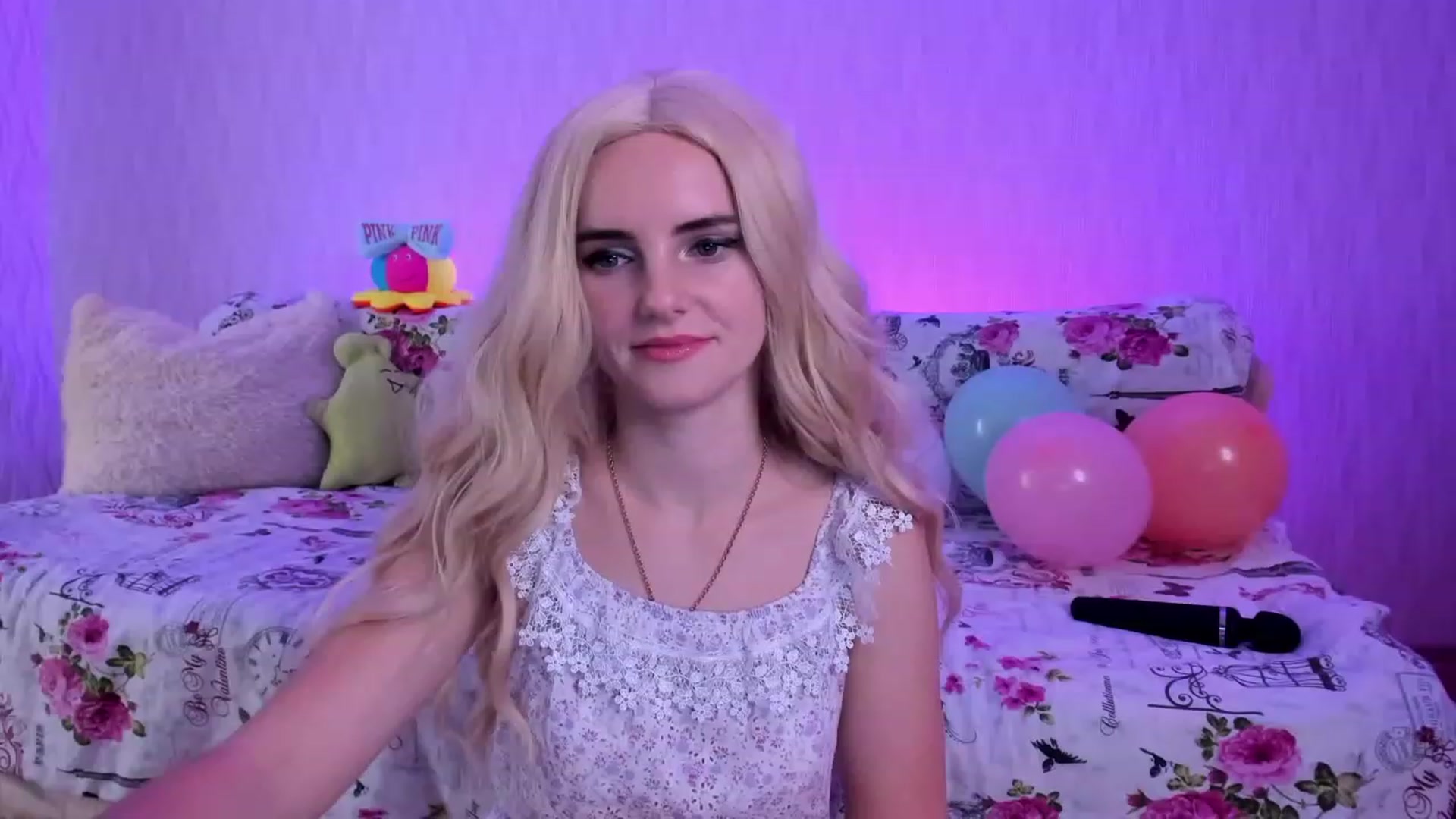 Gallery image thumbnail from kelly__grace_'s myfreecams stream on, 12/03/2022, 21:32 image 4 of 20