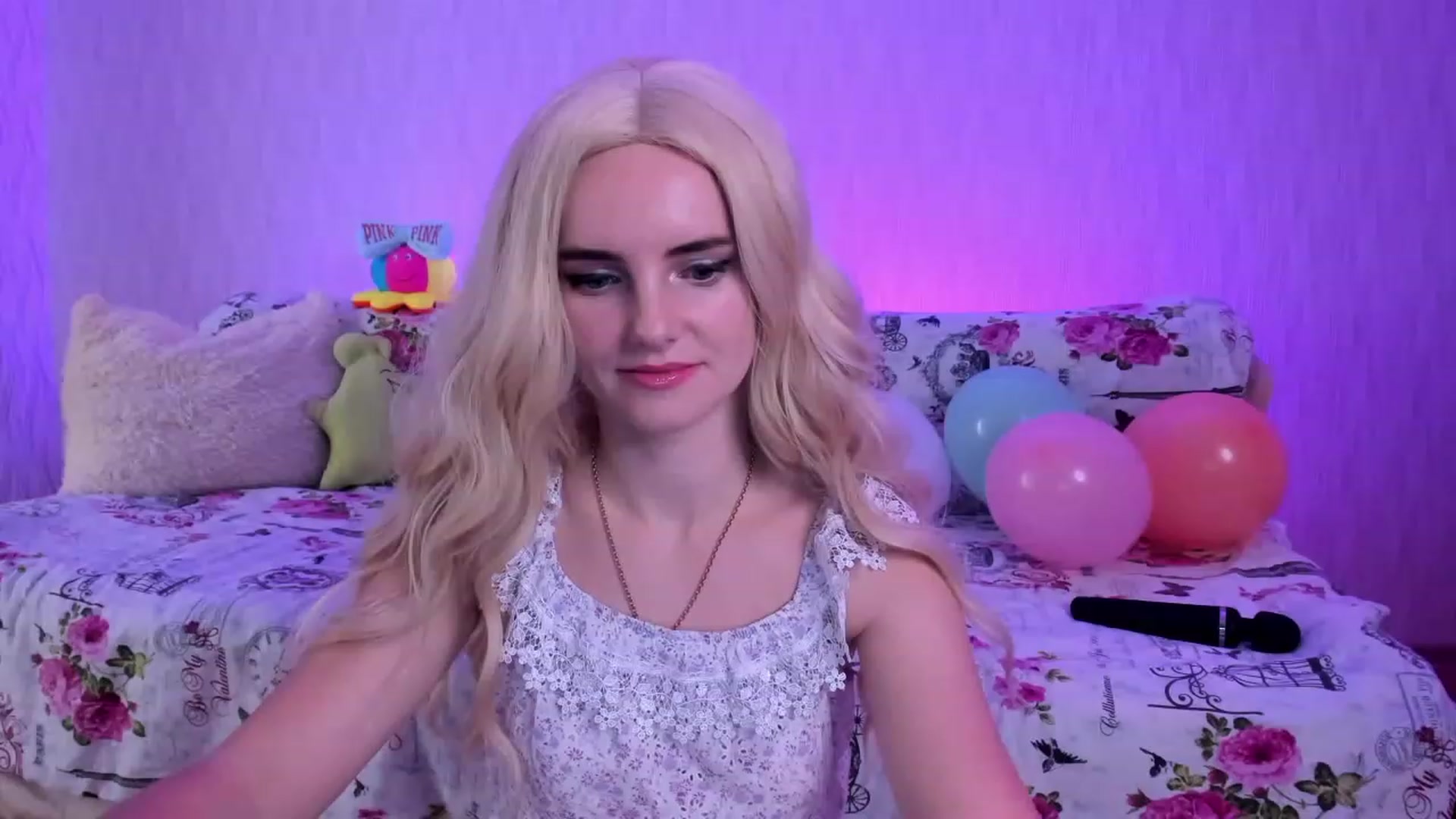 Gallery image thumbnail from kelly__grace_'s myfreecams stream on, 12/03/2022, 21:32 image 5 of 20