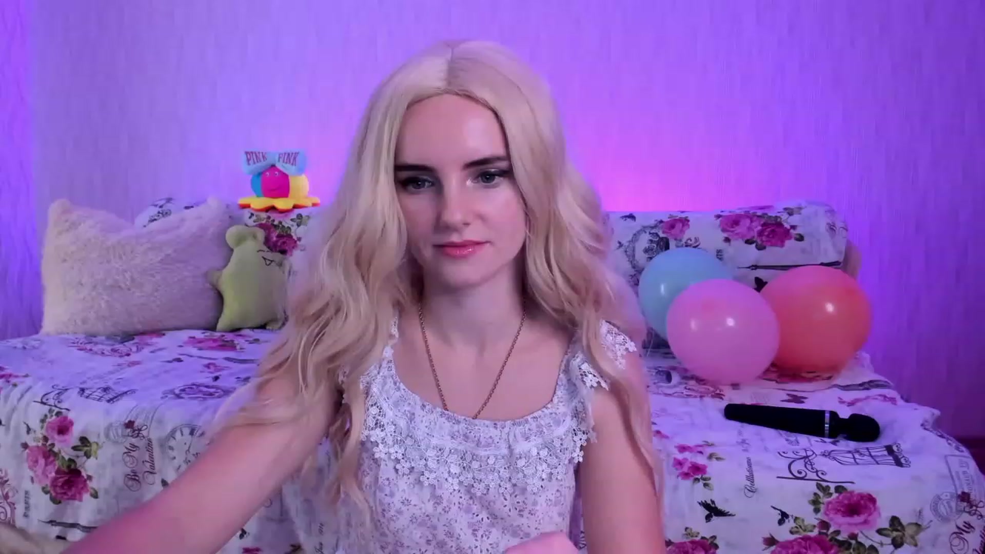 Gallery image thumbnail from kelly__grace_'s myfreecams stream on, 12/03/2022, 21:32 image 6 of 20