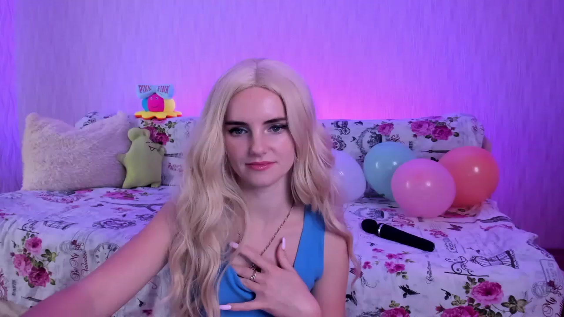 Gallery image thumbnail from kelly__grace_'s myfreecams stream on, 12/03/2022, 23:34 image 3 of 20