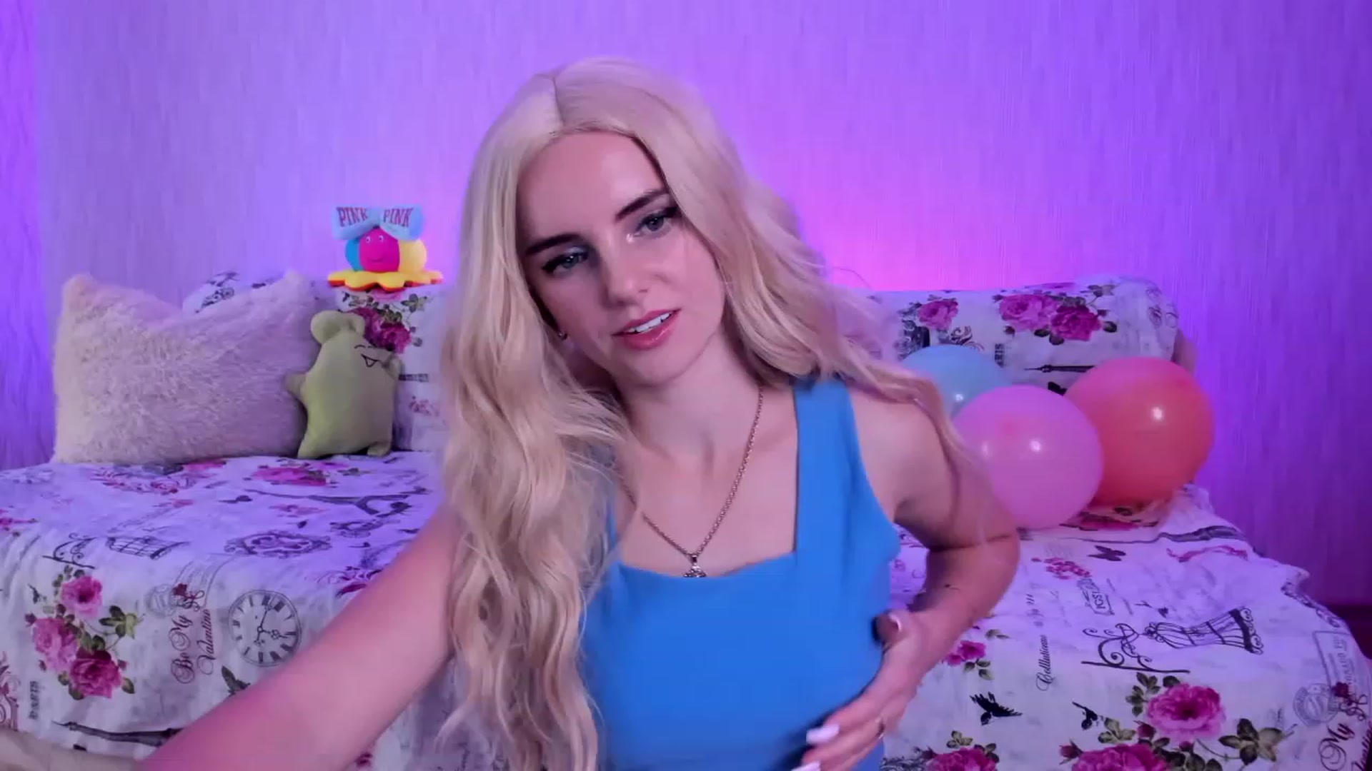 Gallery image thumbnail from kelly__grace_'s myfreecams stream on, 12/03/2022, 23:34 image 10 of 20