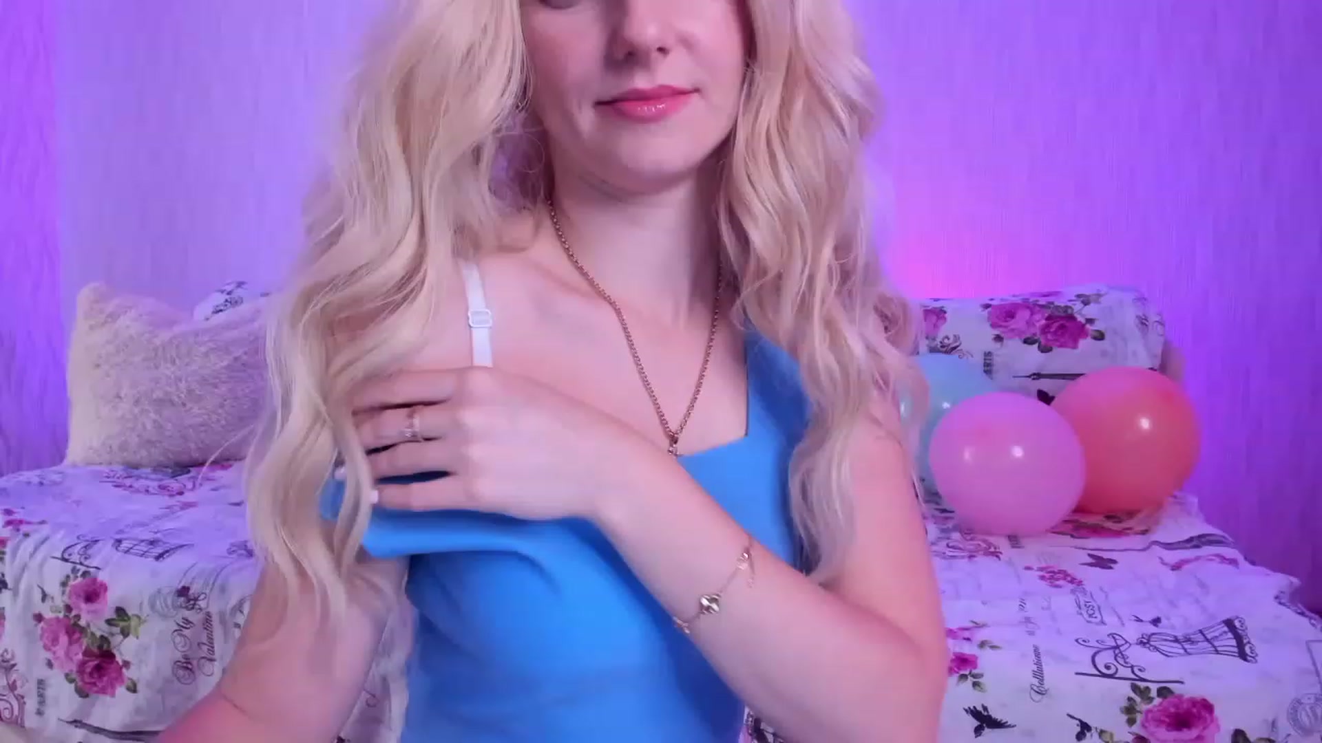 Gallery image thumbnail from kelly__grace_'s myfreecams stream on, 12/04/2022, 24:04 image 2 of 20