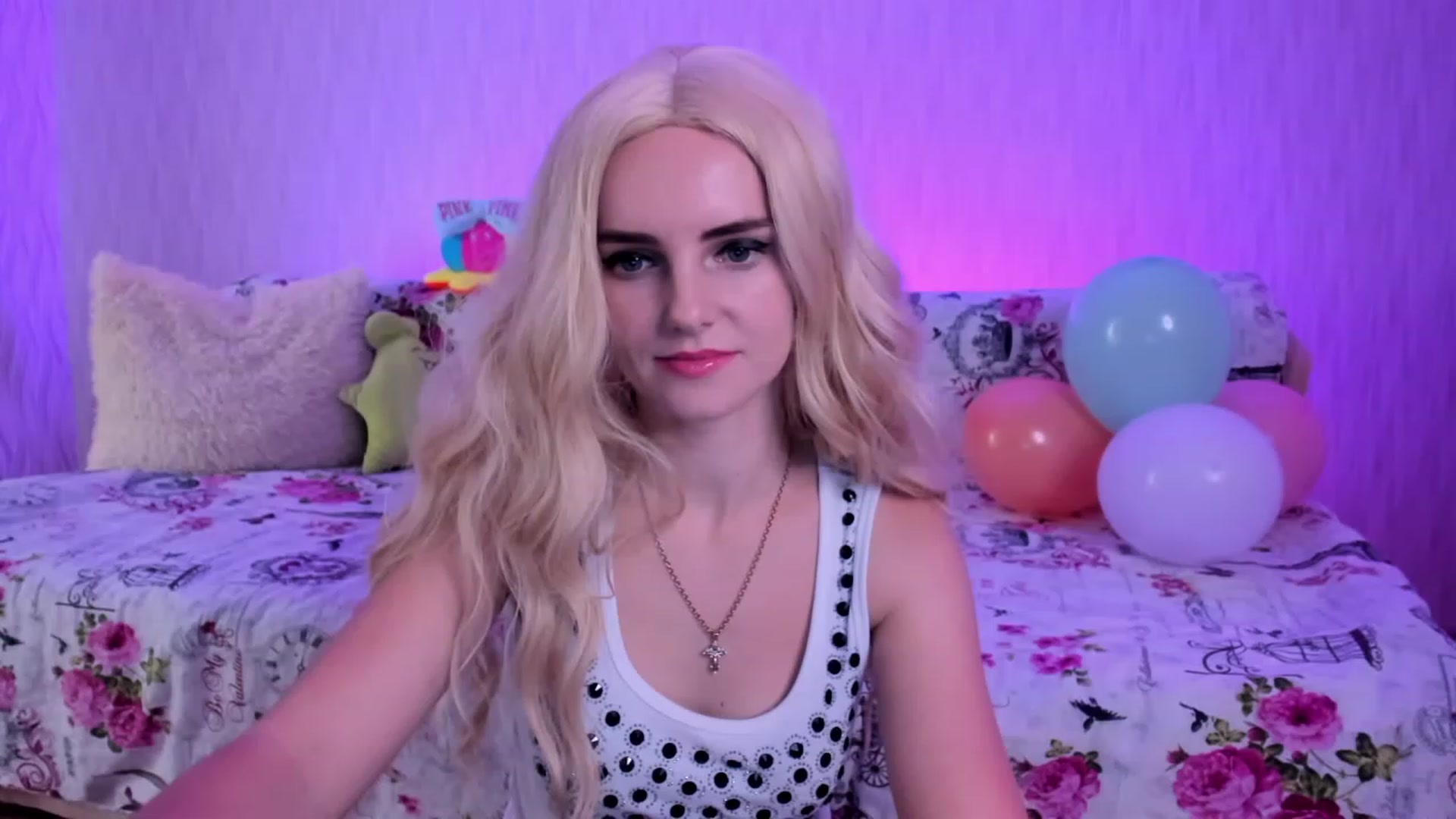 Gallery image thumbnail from kelly__grace_'s myfreecams stream on, 12/05/2022, 17:00 image 12 of 20