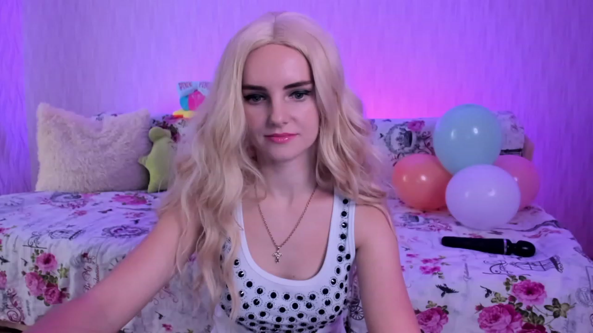 Gallery image thumbnail from kelly__grace_'s myfreecams stream on, 12/05/2022, 17:00 image 2 of 20