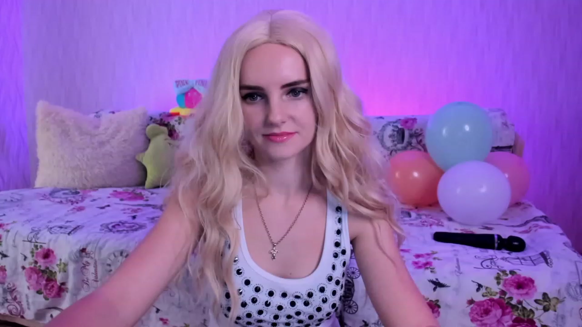 Gallery image thumbnail from kelly__grace_'s myfreecams stream on, 12/05/2022, 17:00 image 9 of 20
