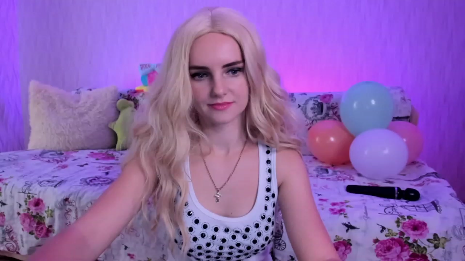 Gallery image thumbnail from kelly__grace_'s myfreecams stream on, 12/05/2022, 17:00 image 7 of 20