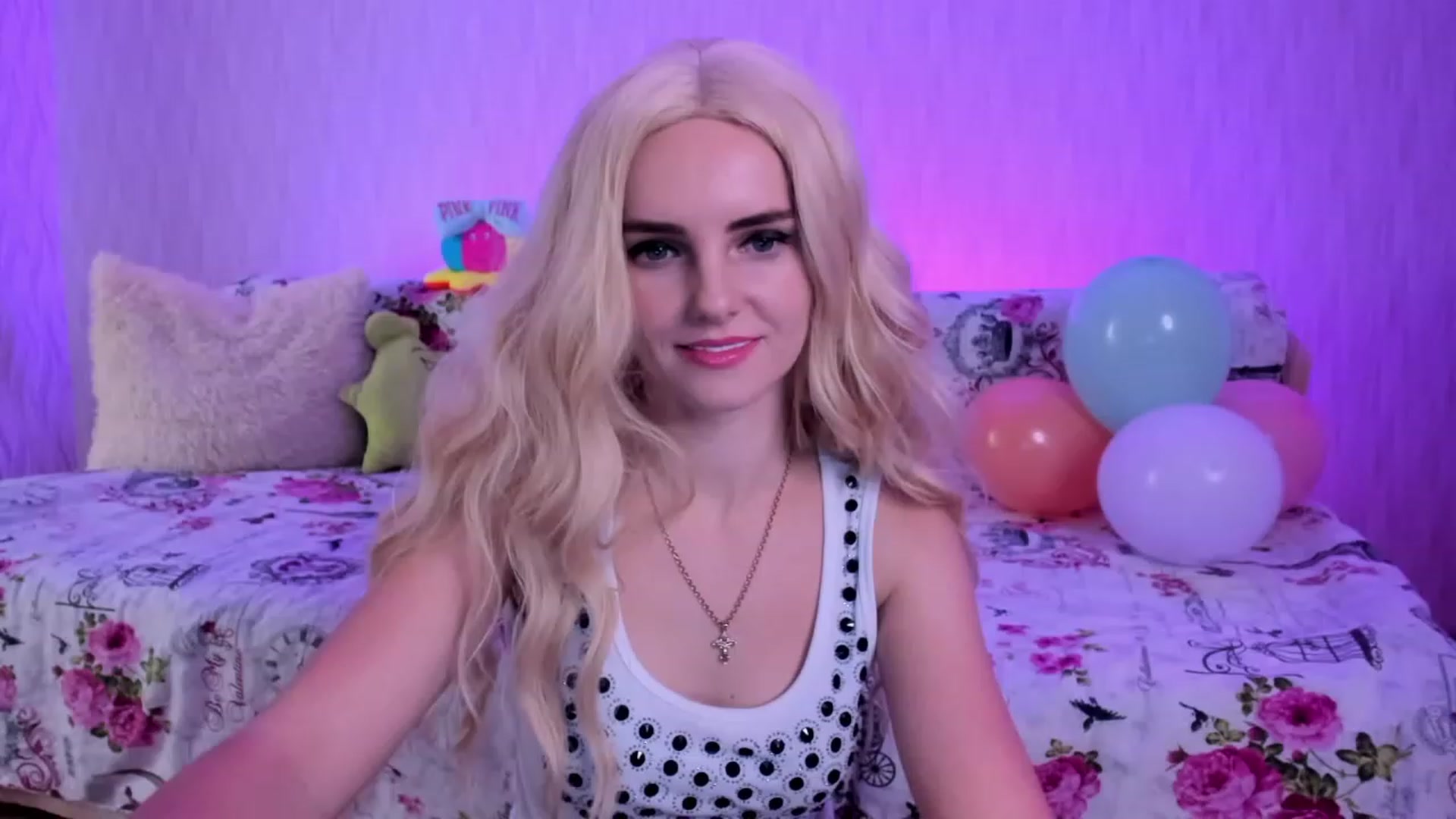 Gallery image thumbnail from kelly__grace_'s myfreecams stream on, 12/05/2022, 17:00 image 14 of 20